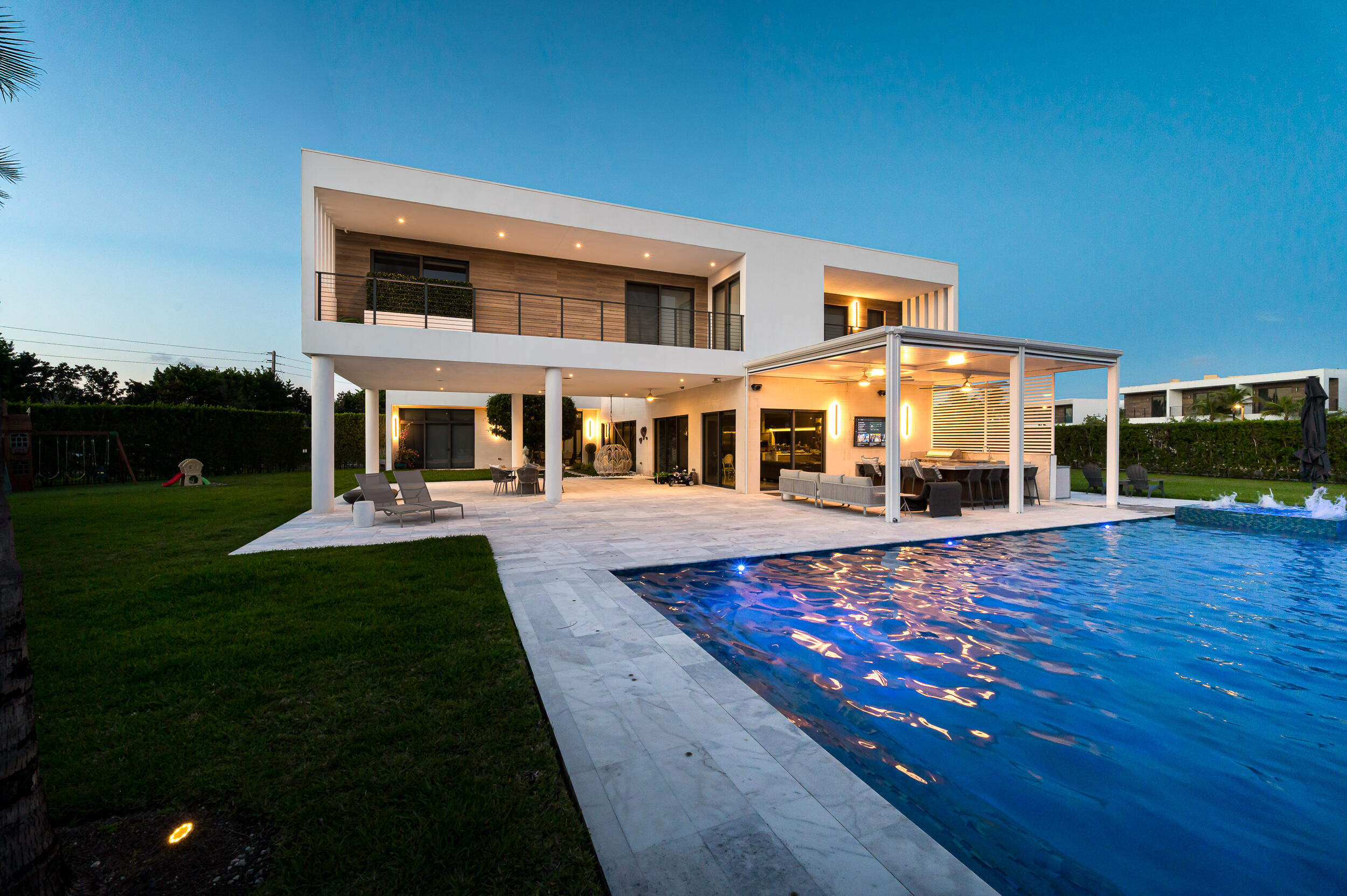 WESTON ESTATES - Residential