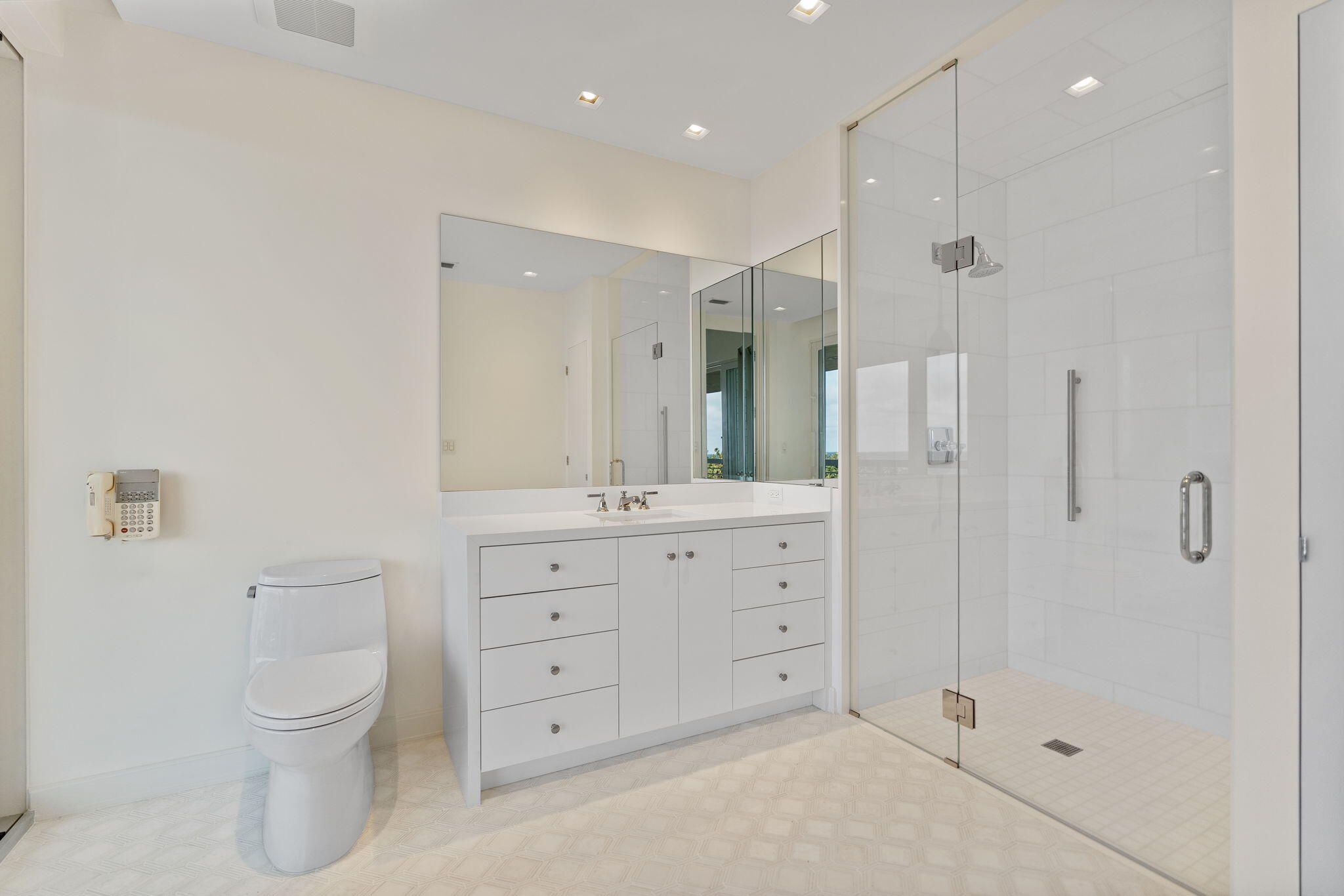 RESIDENCES AT SLOANS CURVE - Residential