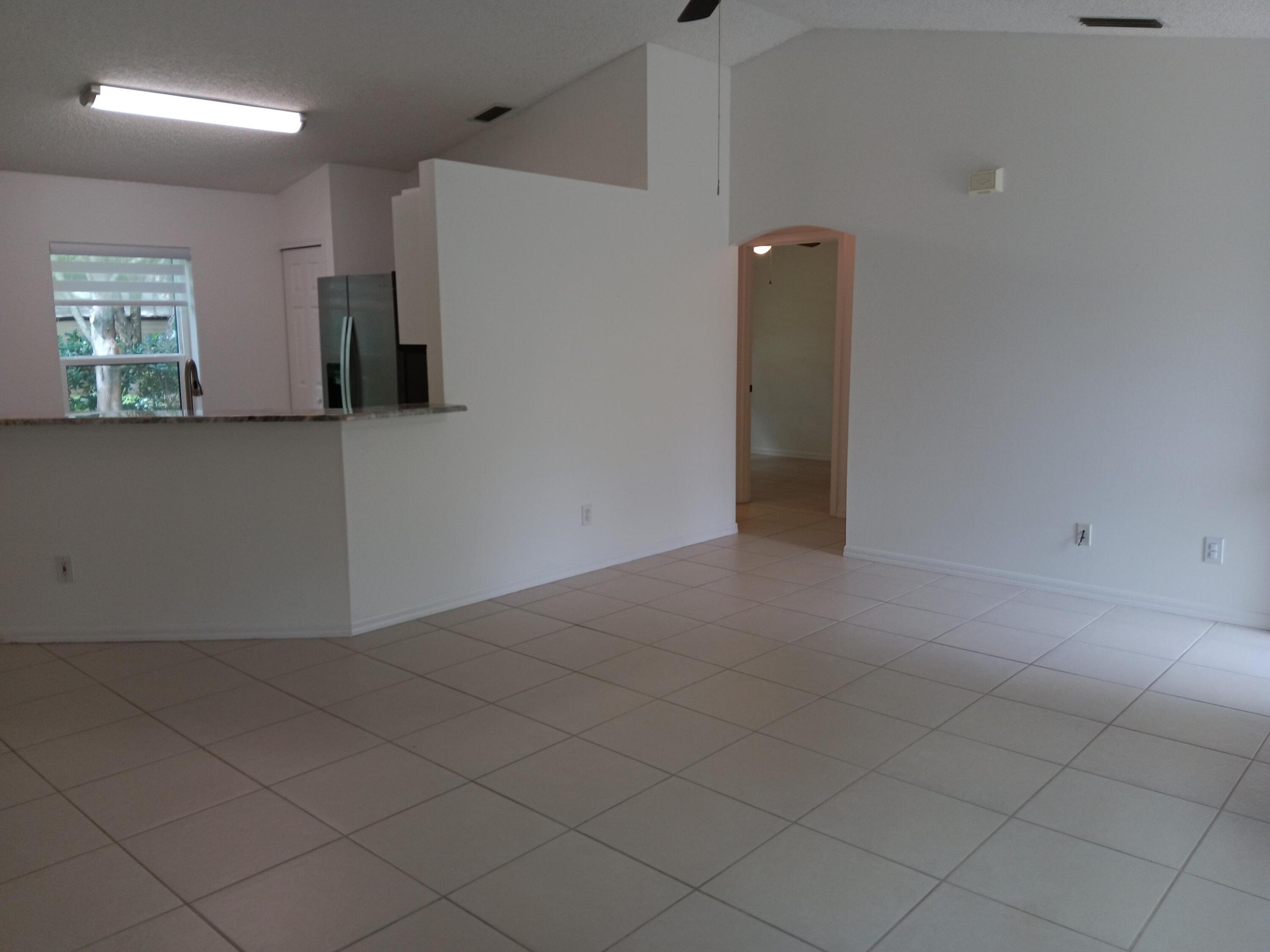 SEBASTIAN HIGHLANDS UNIT 10 - Residential Lease