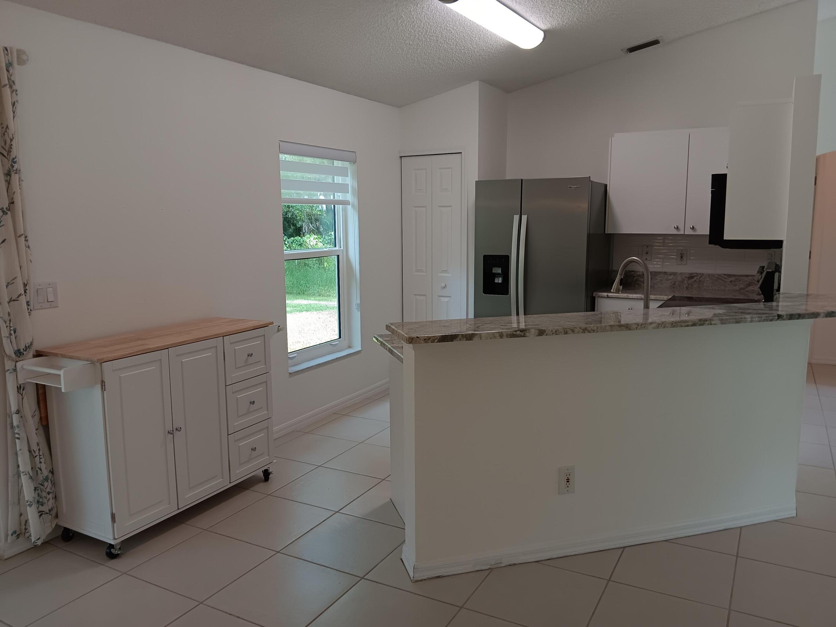 SEBASTIAN HIGHLANDS UNIT 10 - Residential Lease