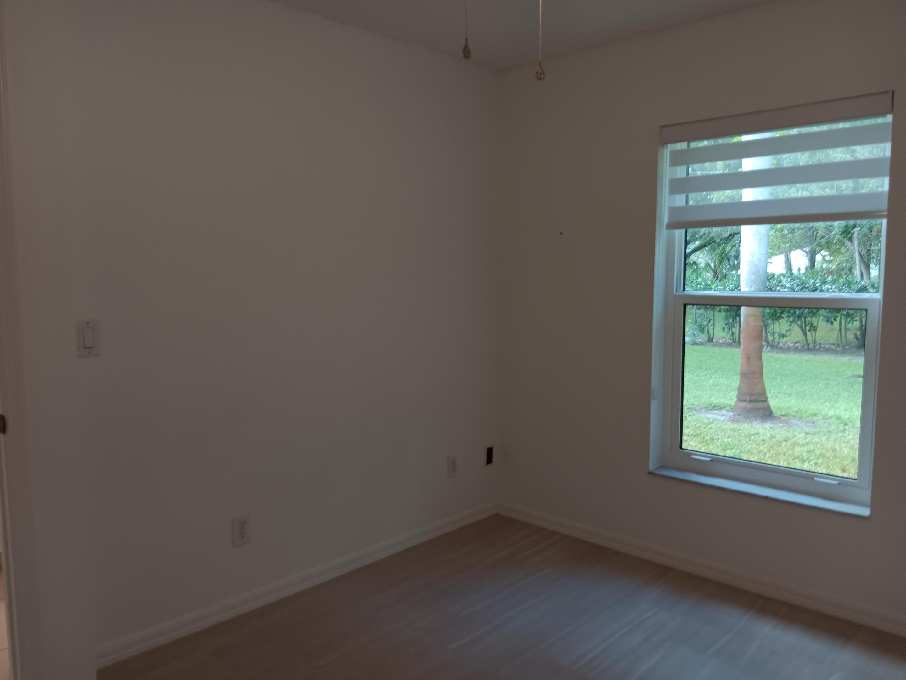 SEBASTIAN HIGHLANDS UNIT 10 - Residential Lease