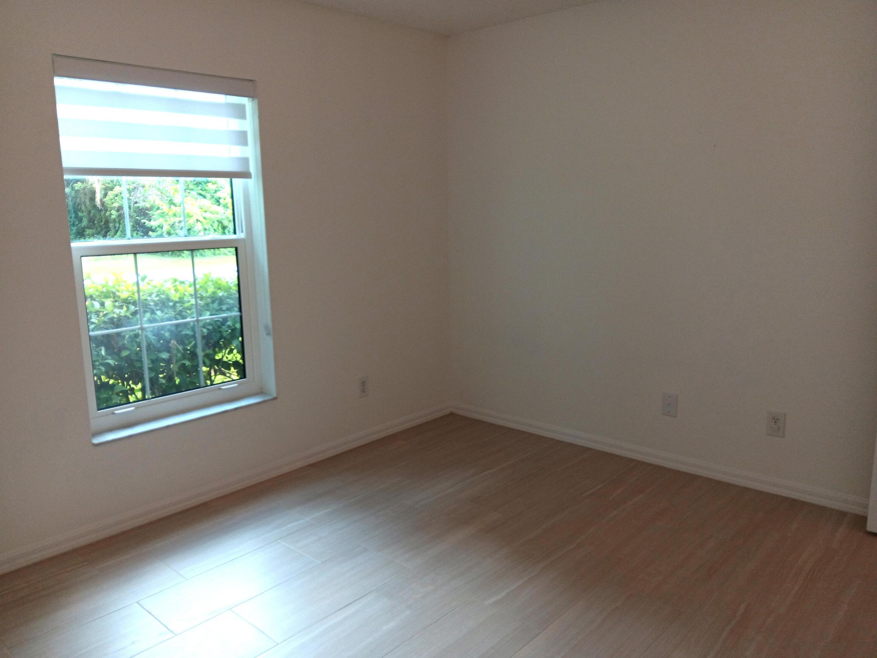 SEBASTIAN HIGHLANDS UNIT 10 - Residential Lease