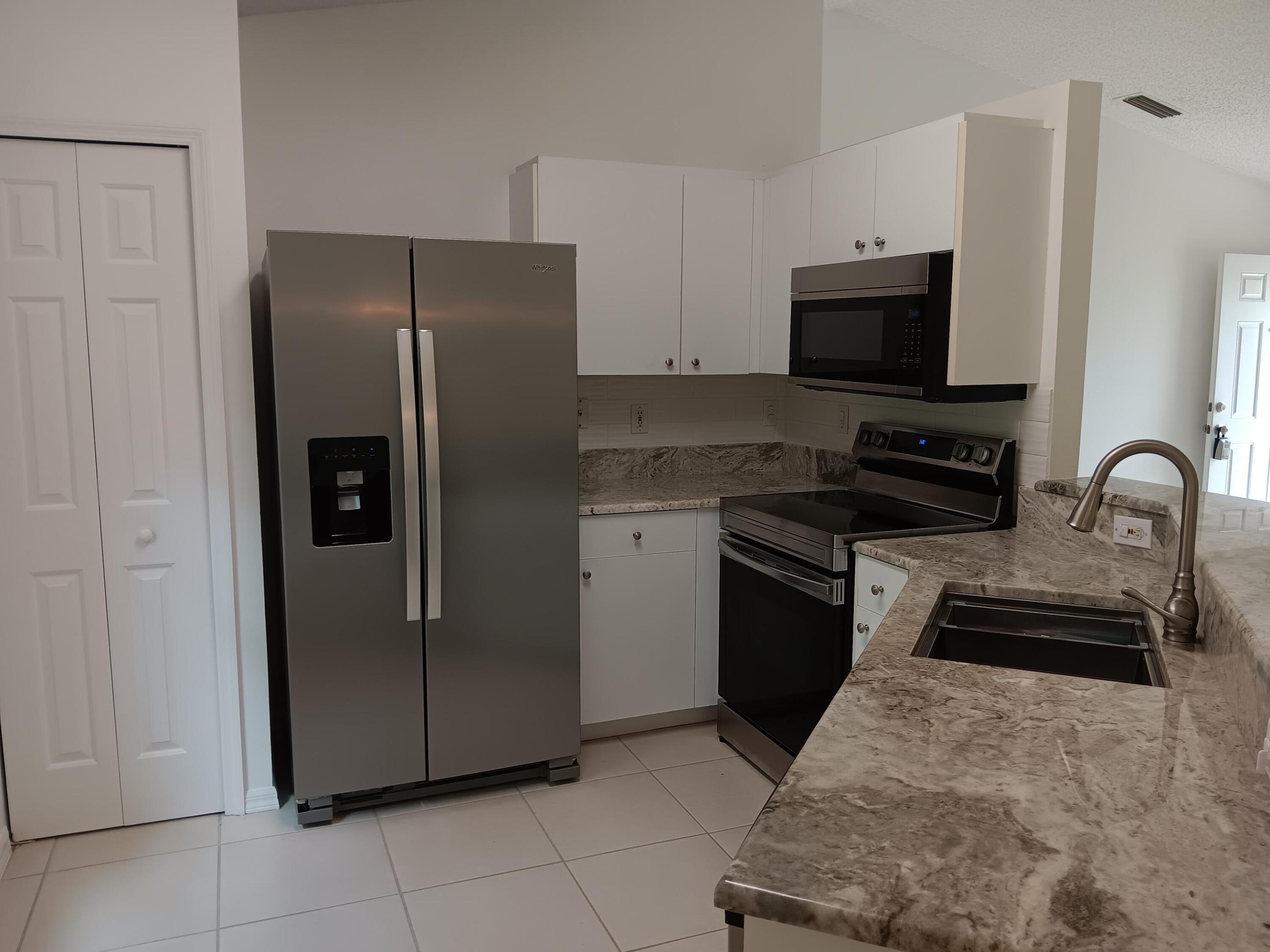 SEBASTIAN HIGHLANDS UNIT 10 - Residential Lease
