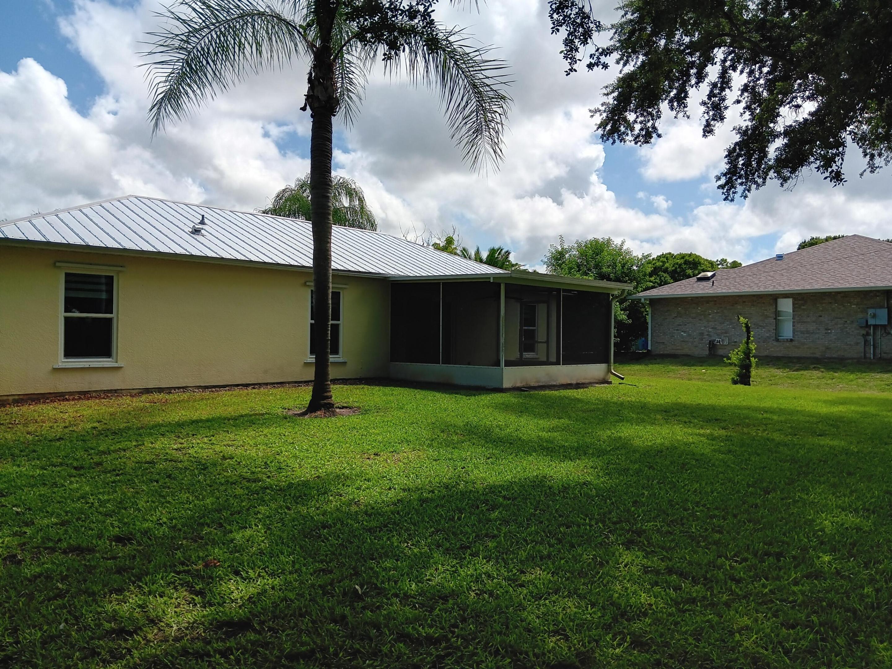 SEBASTIAN HIGHLANDS UNIT 10 - Residential Lease