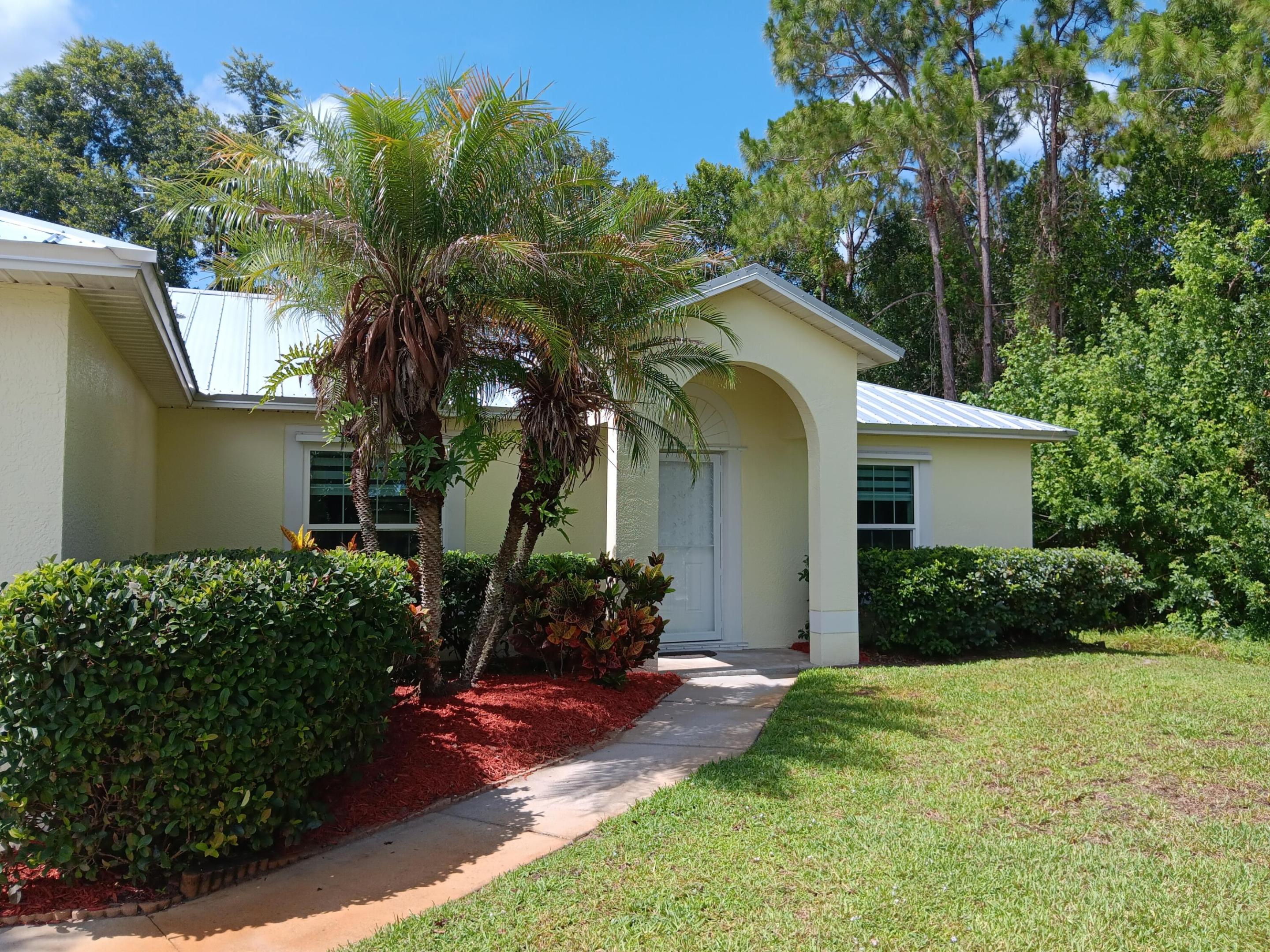 SEBASTIAN HIGHLANDS UNIT 10 - Residential Lease