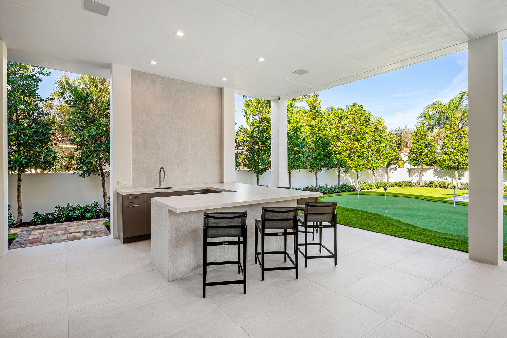 ROYAL PALM YACHT & COUNTRY CLUB - Residential