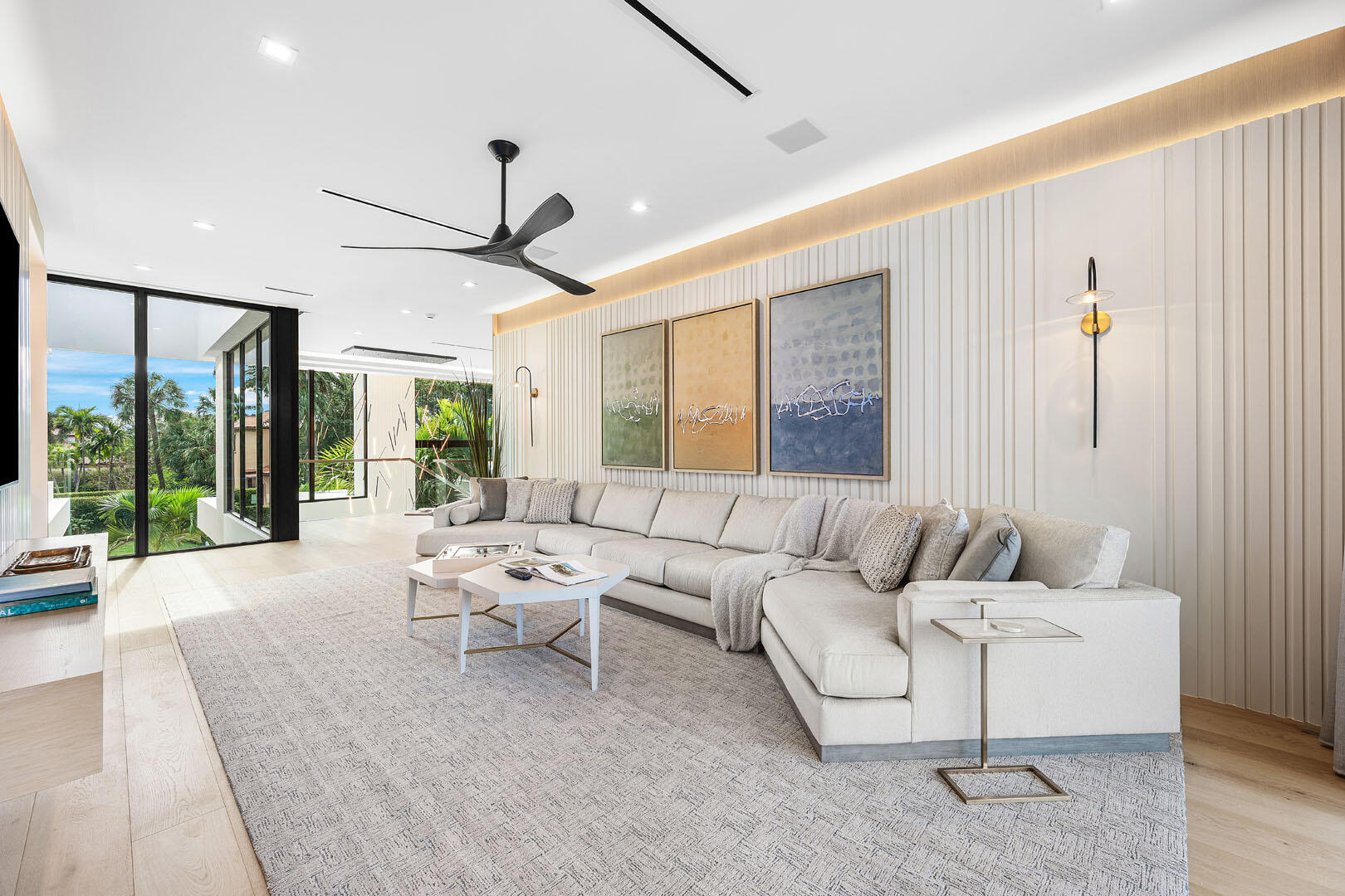 ROYAL PALM YACHT & COUNTRY CLUB - Residential