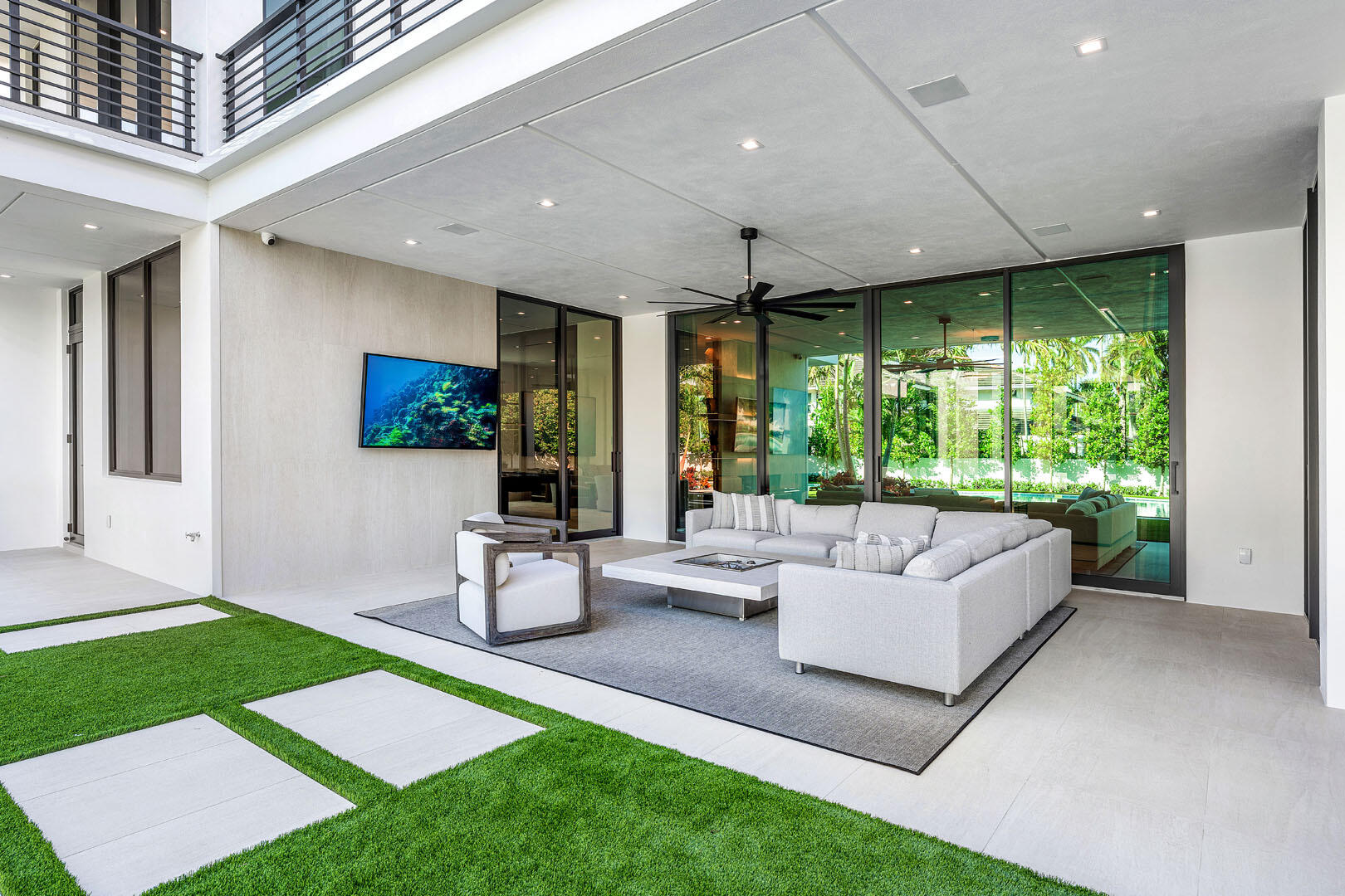 ROYAL PALM YACHT & COUNTRY CLUB - Residential
