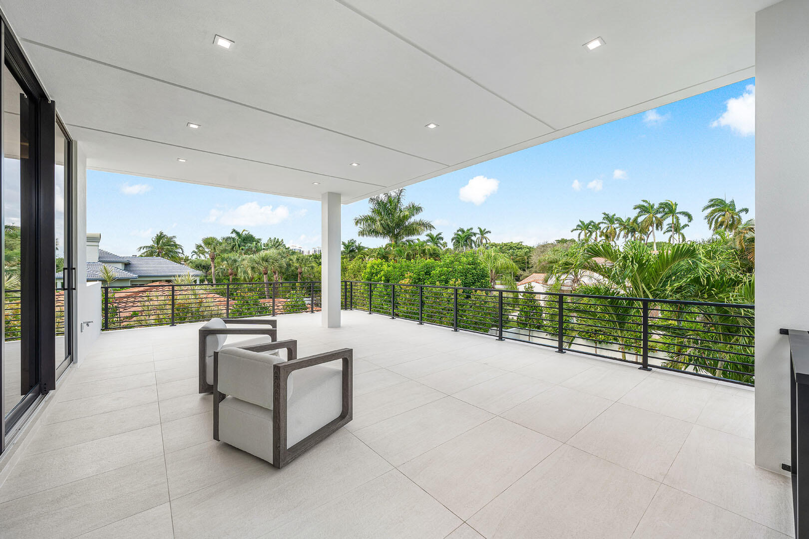 ROYAL PALM YACHT & COUNTRY CLUB - Residential