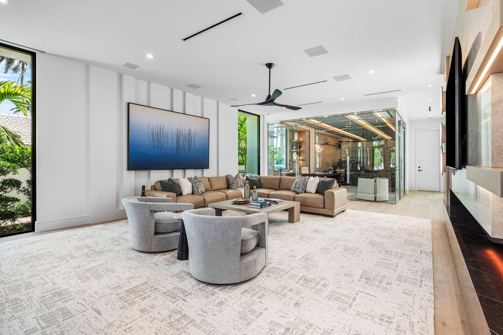 ROYAL PALM YACHT & COUNTRY CLUB - Residential