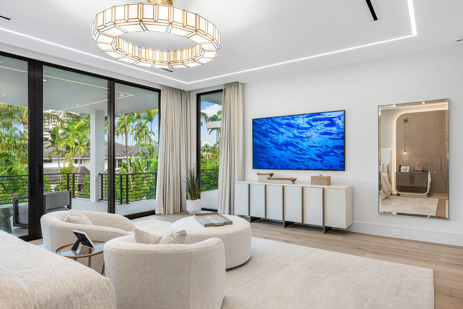 ROYAL PALM YACHT & COUNTRY CLUB - Residential