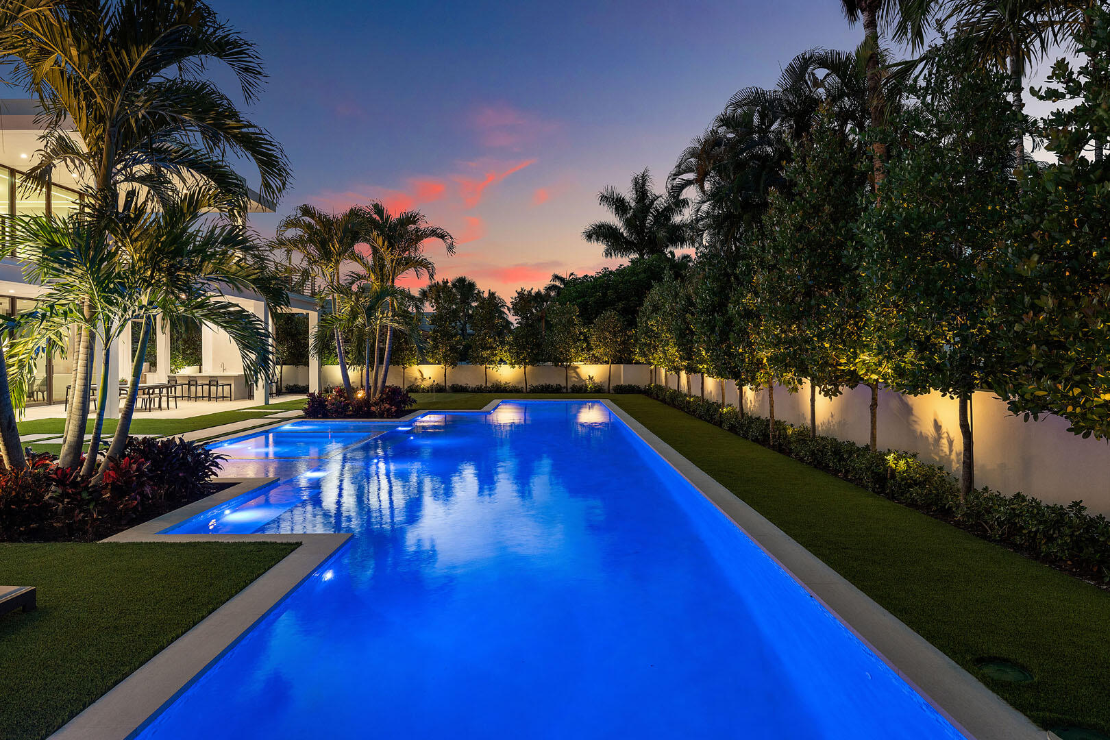 ROYAL PALM YACHT & COUNTRY CLUB - Residential