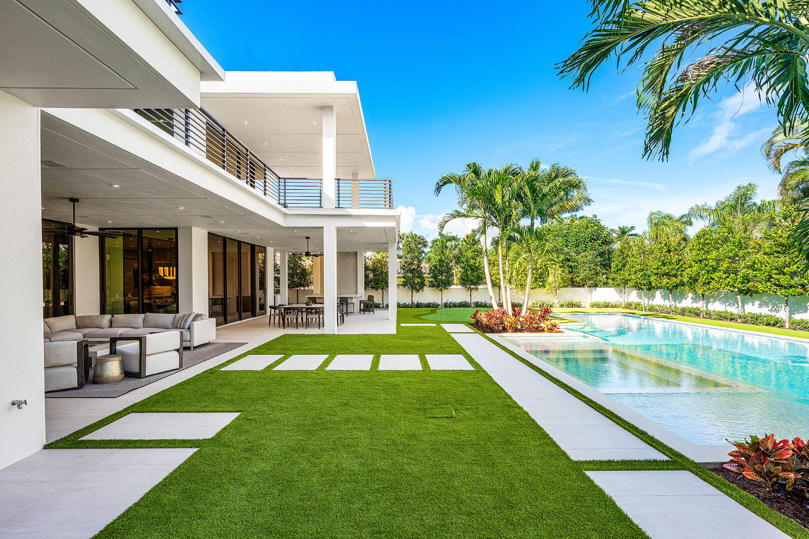 ROYAL PALM YACHT & COUNTRY CLUB - Residential