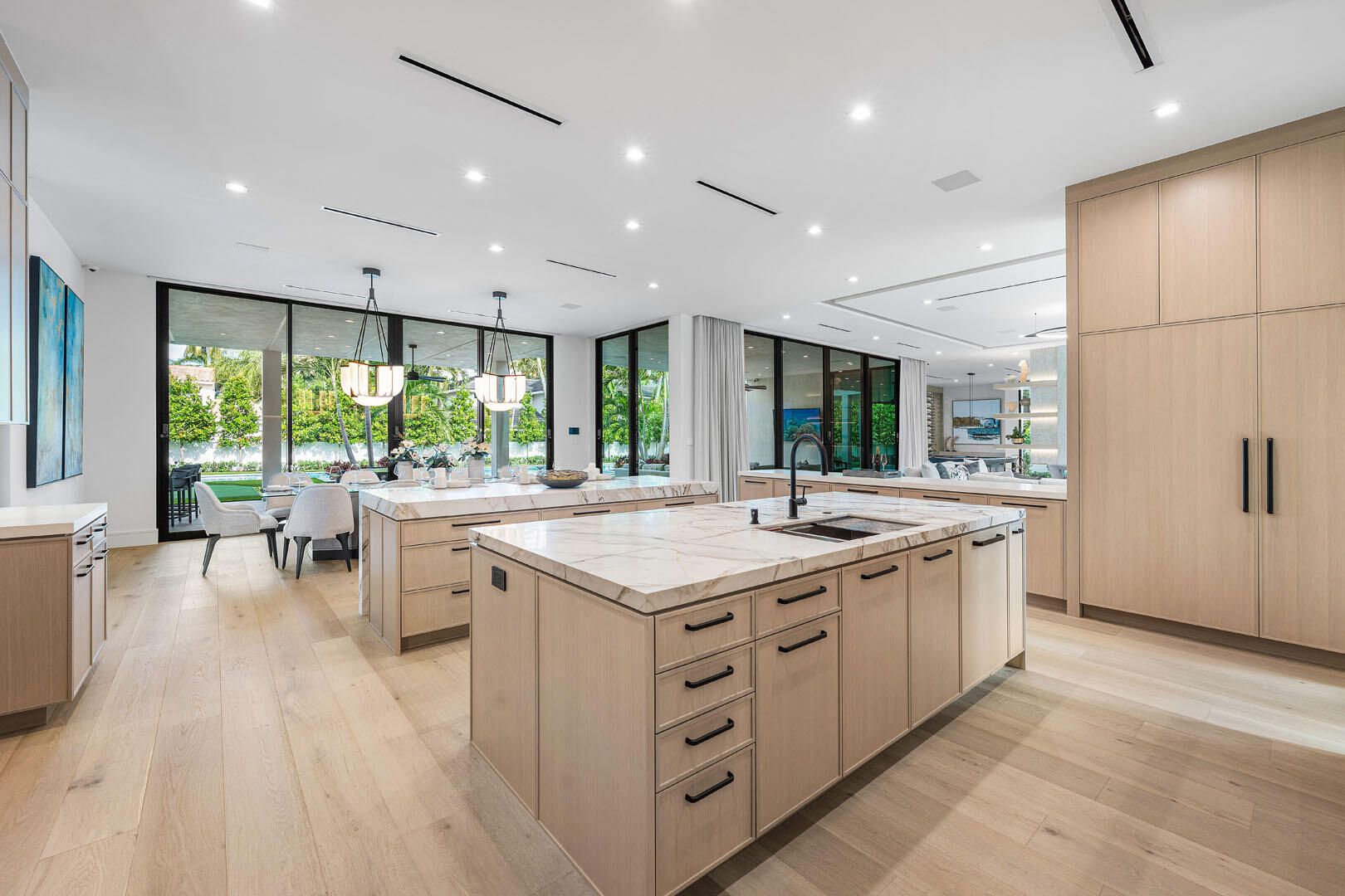 ROYAL PALM YACHT & COUNTRY CLUB - Residential