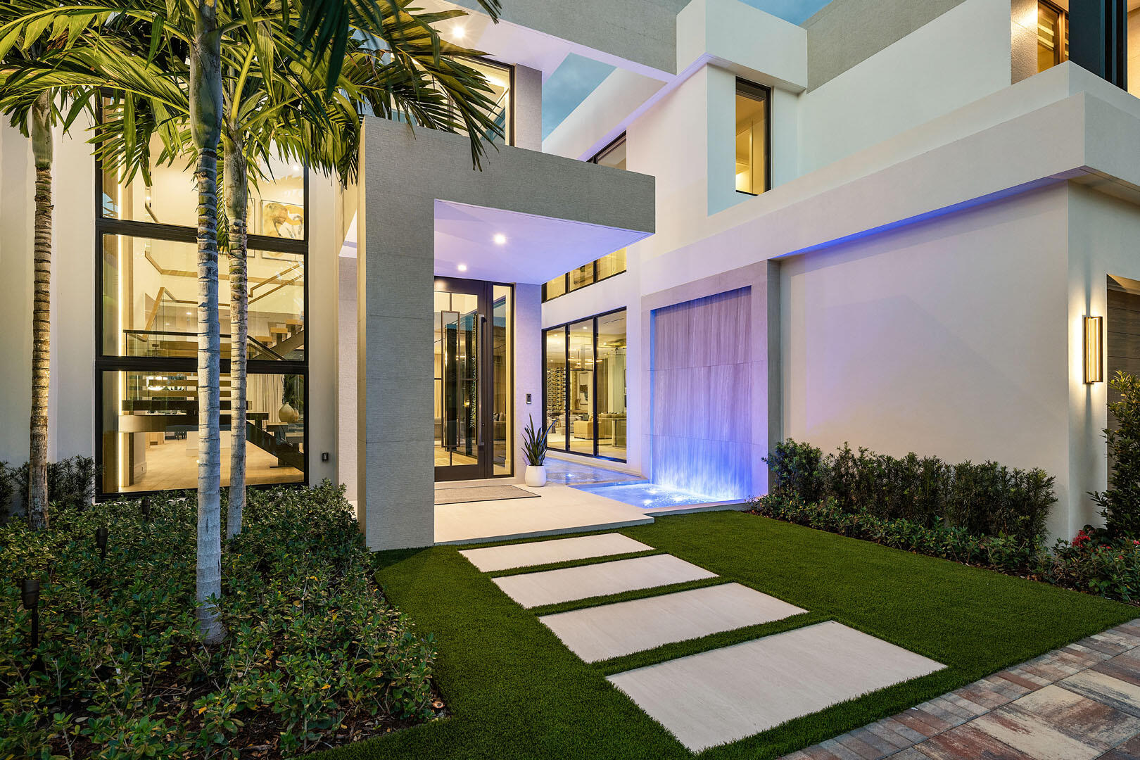 ROYAL PALM YACHT & COUNTRY CLUB - Residential