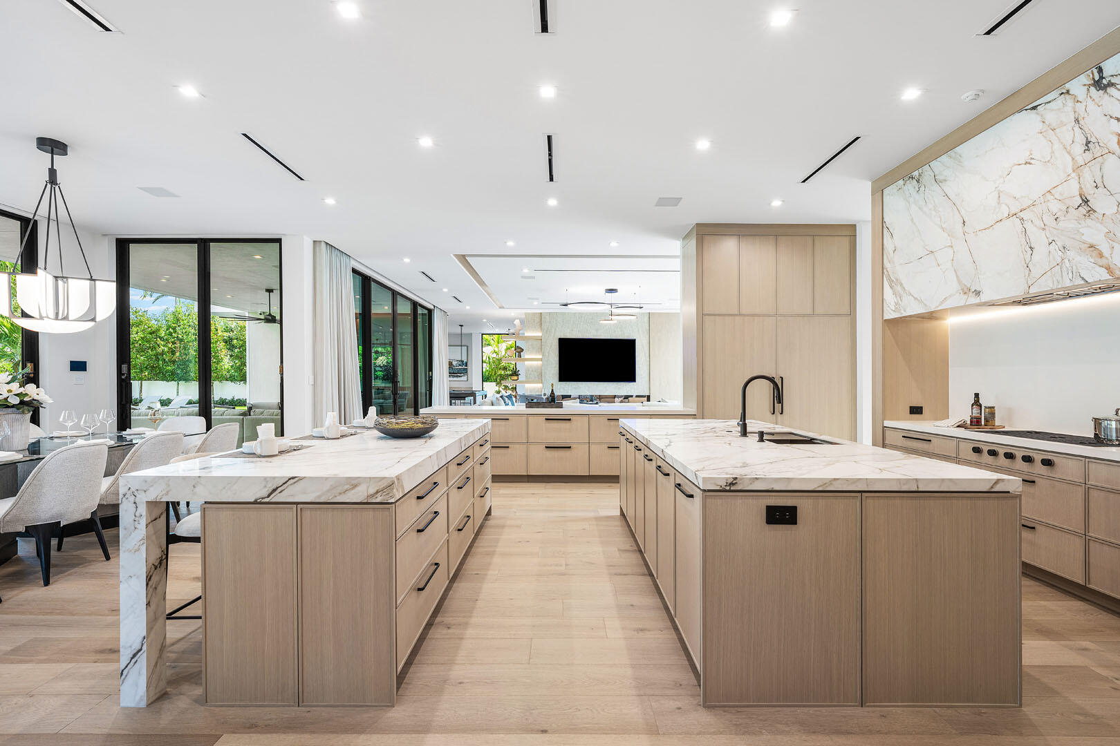ROYAL PALM YACHT & COUNTRY CLUB - Residential