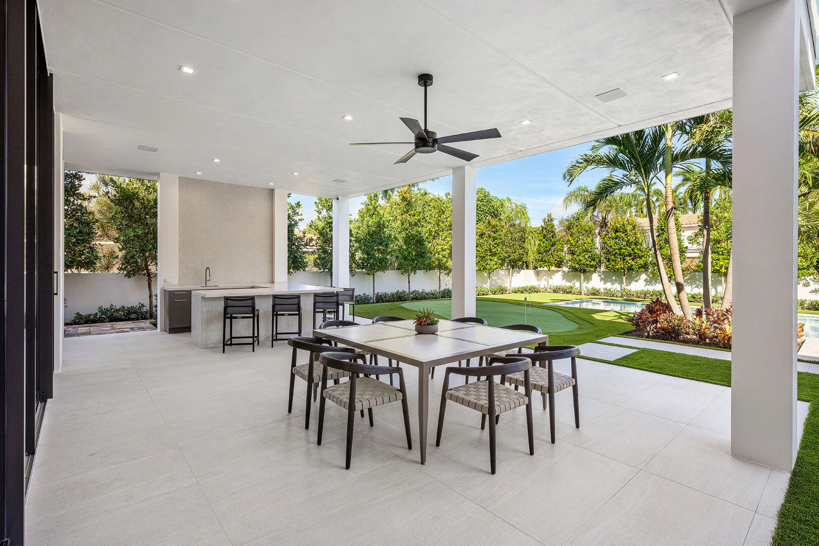 ROYAL PALM YACHT & COUNTRY CLUB - Residential