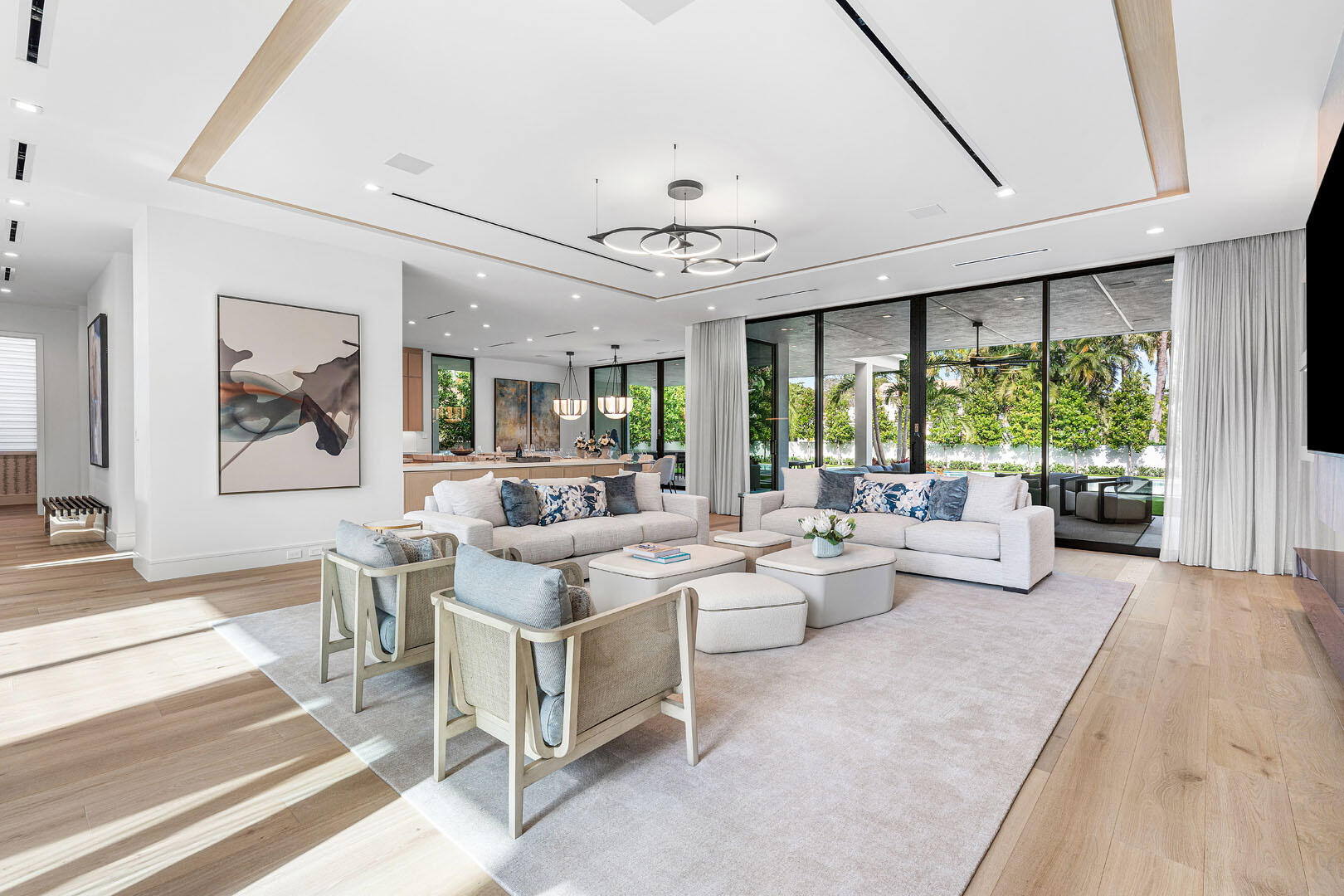 ROYAL PALM YACHT & COUNTRY CLUB - Residential