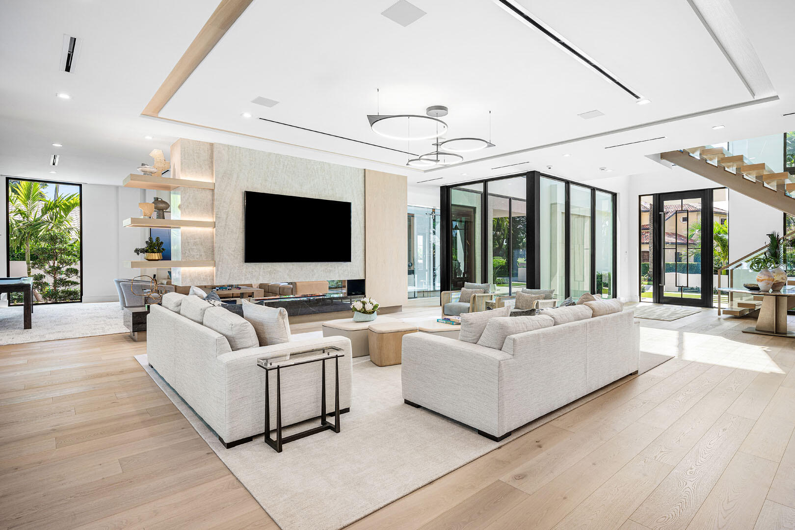 ROYAL PALM YACHT & COUNTRY CLUB - Residential
