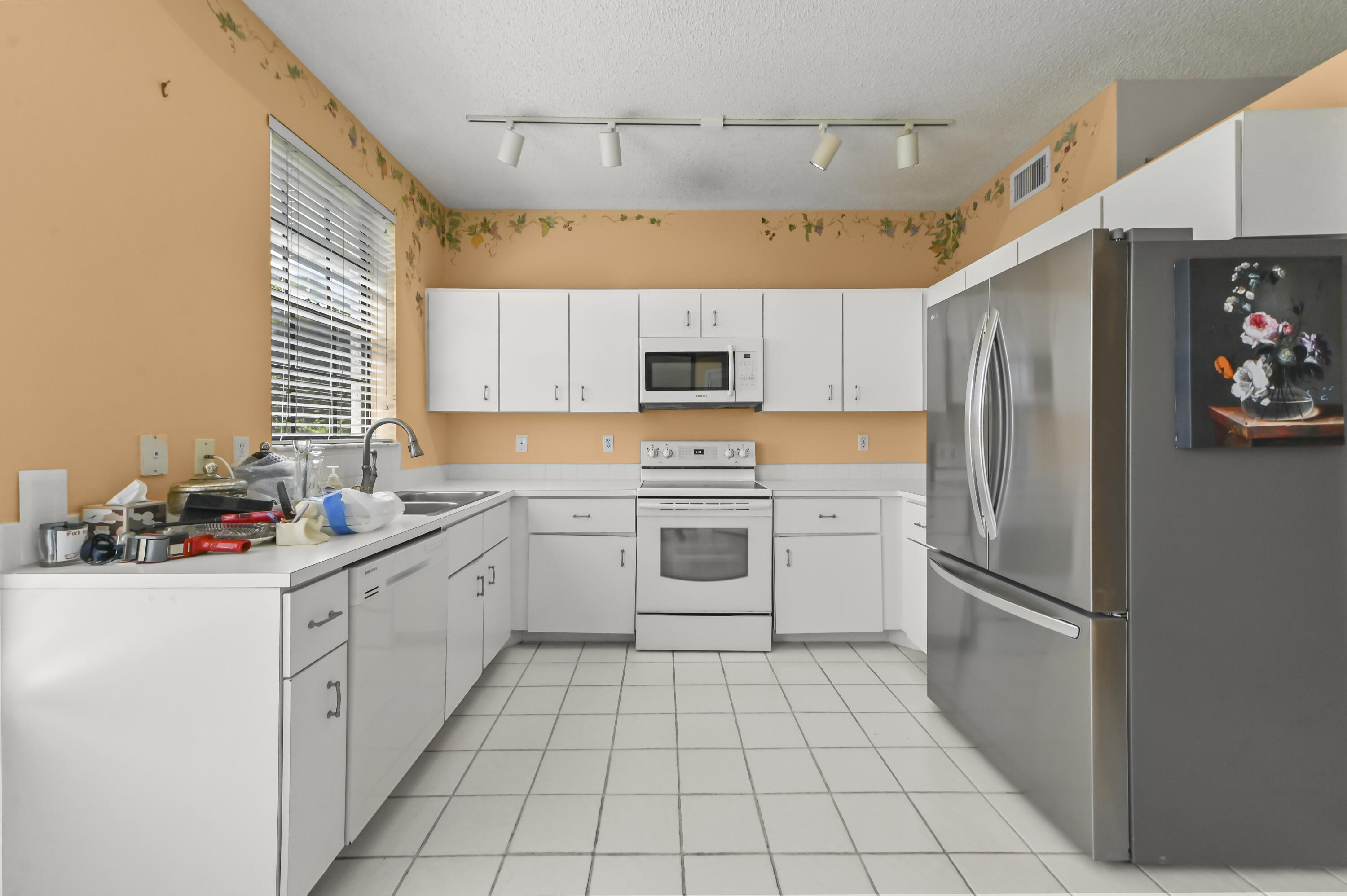 COVES AT PARKWALK - Residential