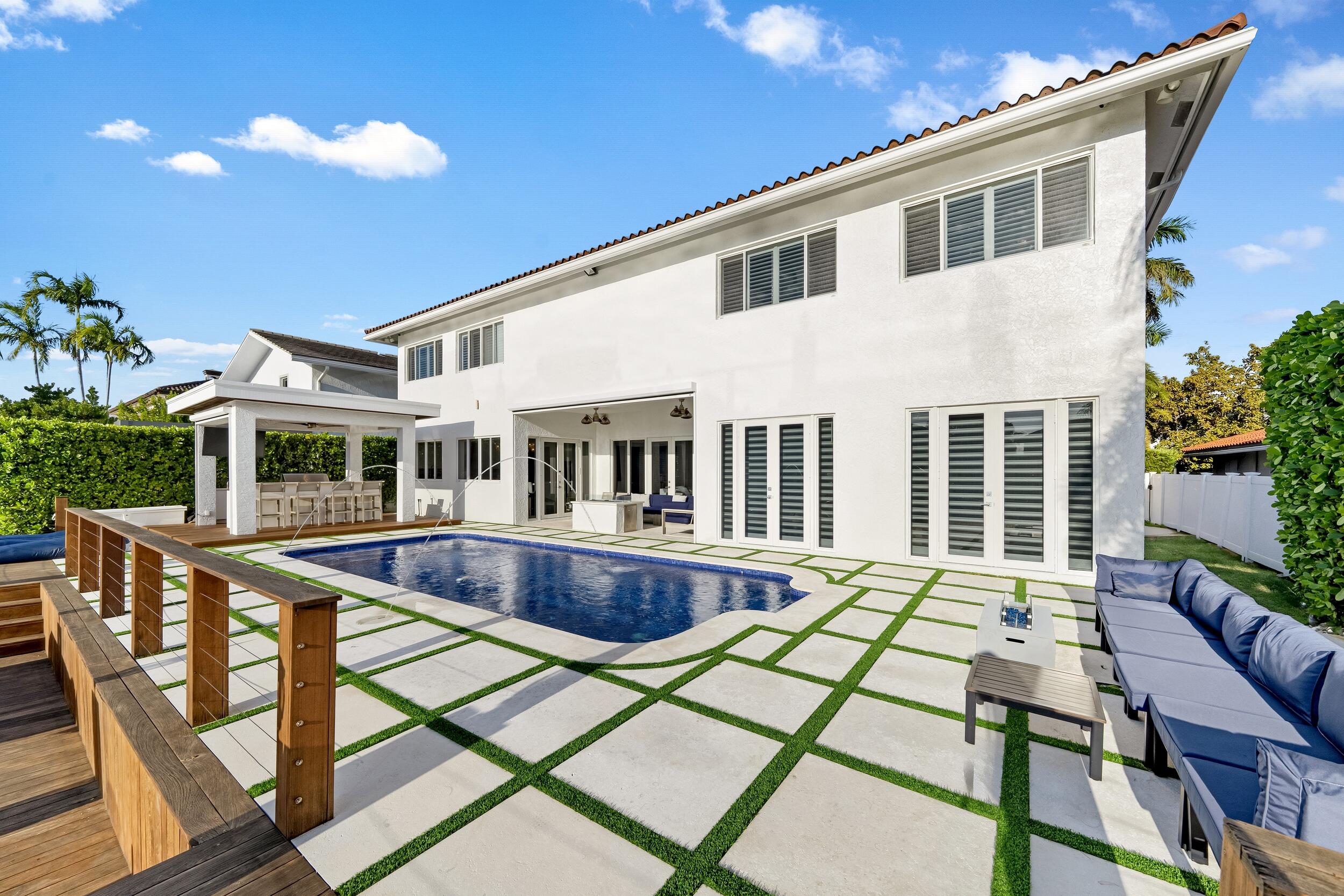EASTERN SHORES - Residential