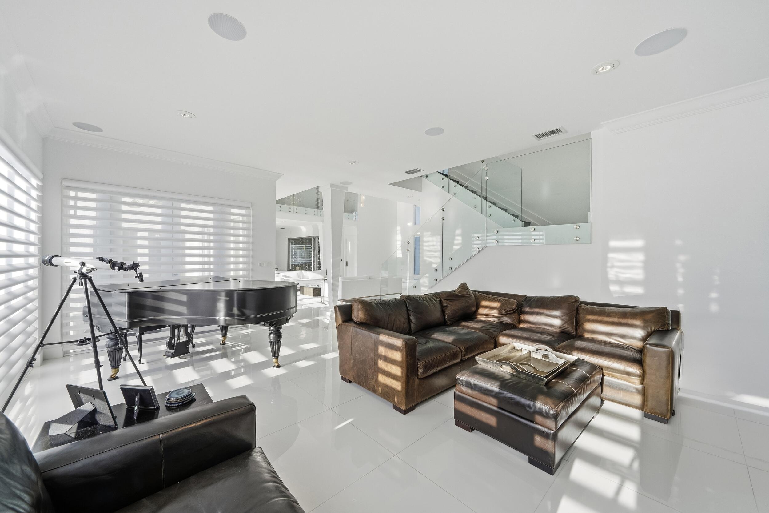EASTERN SHORES - Residential