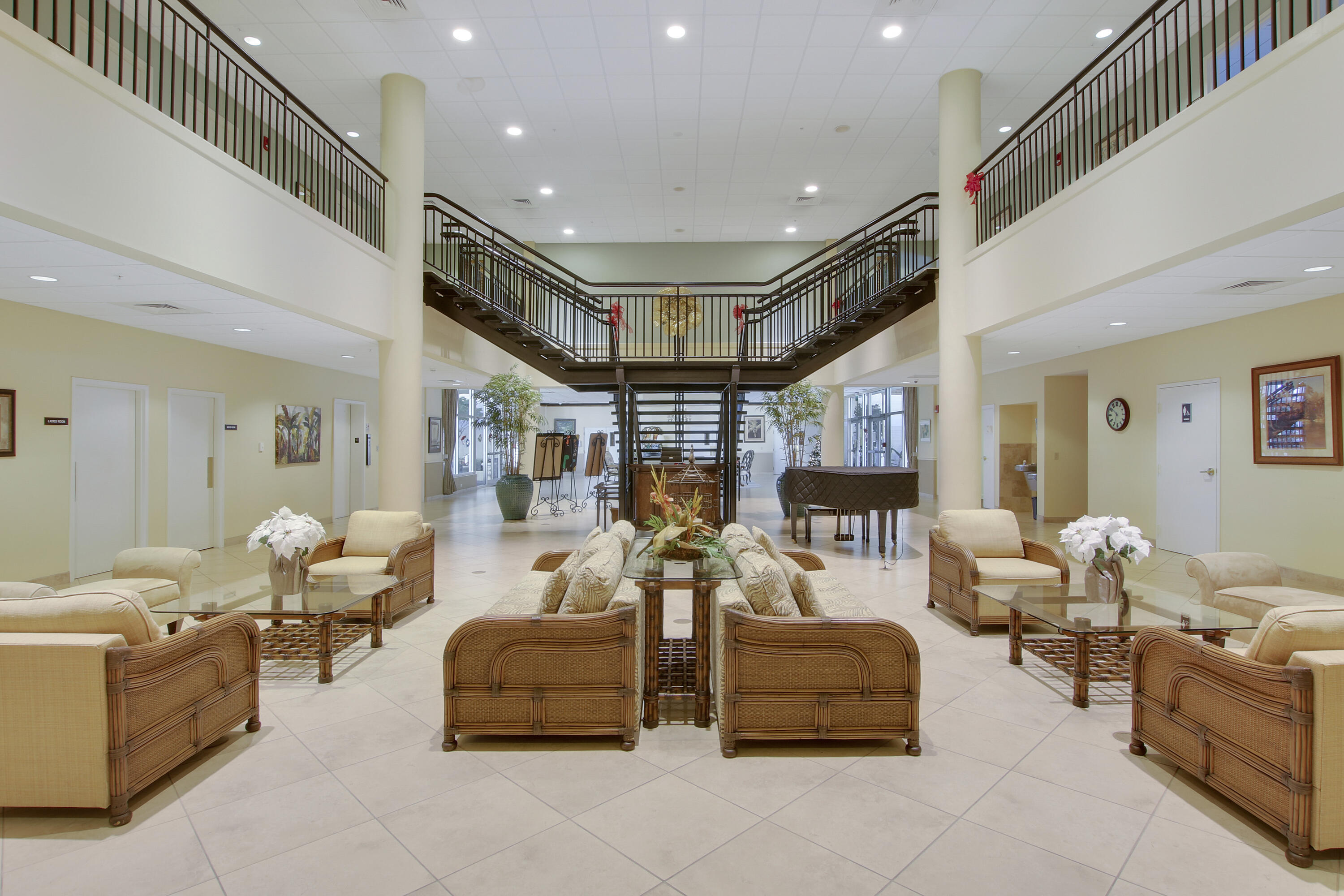 VILLAGE ROYALE - Residential