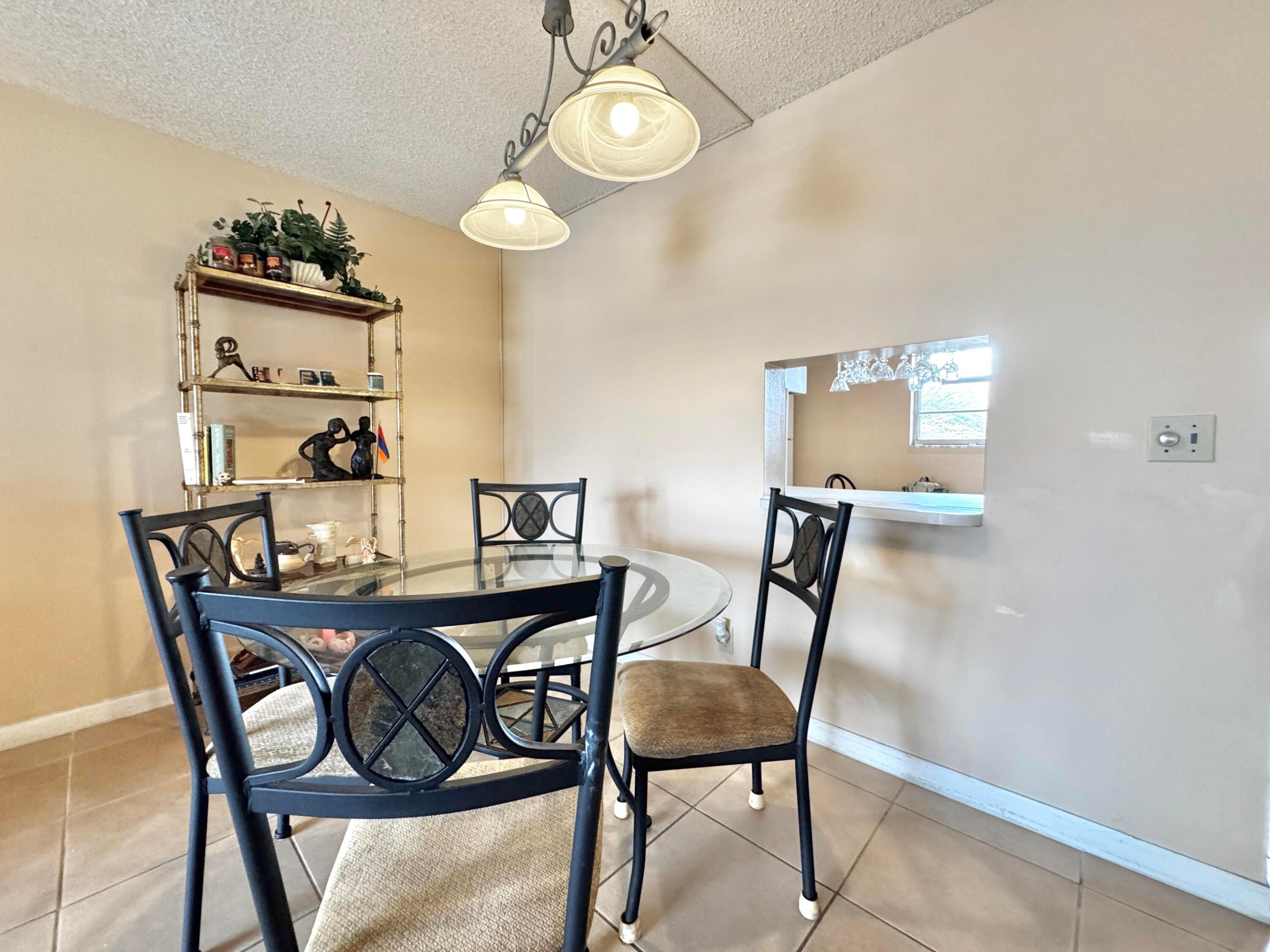 VILLAGE ROYALE - Residential