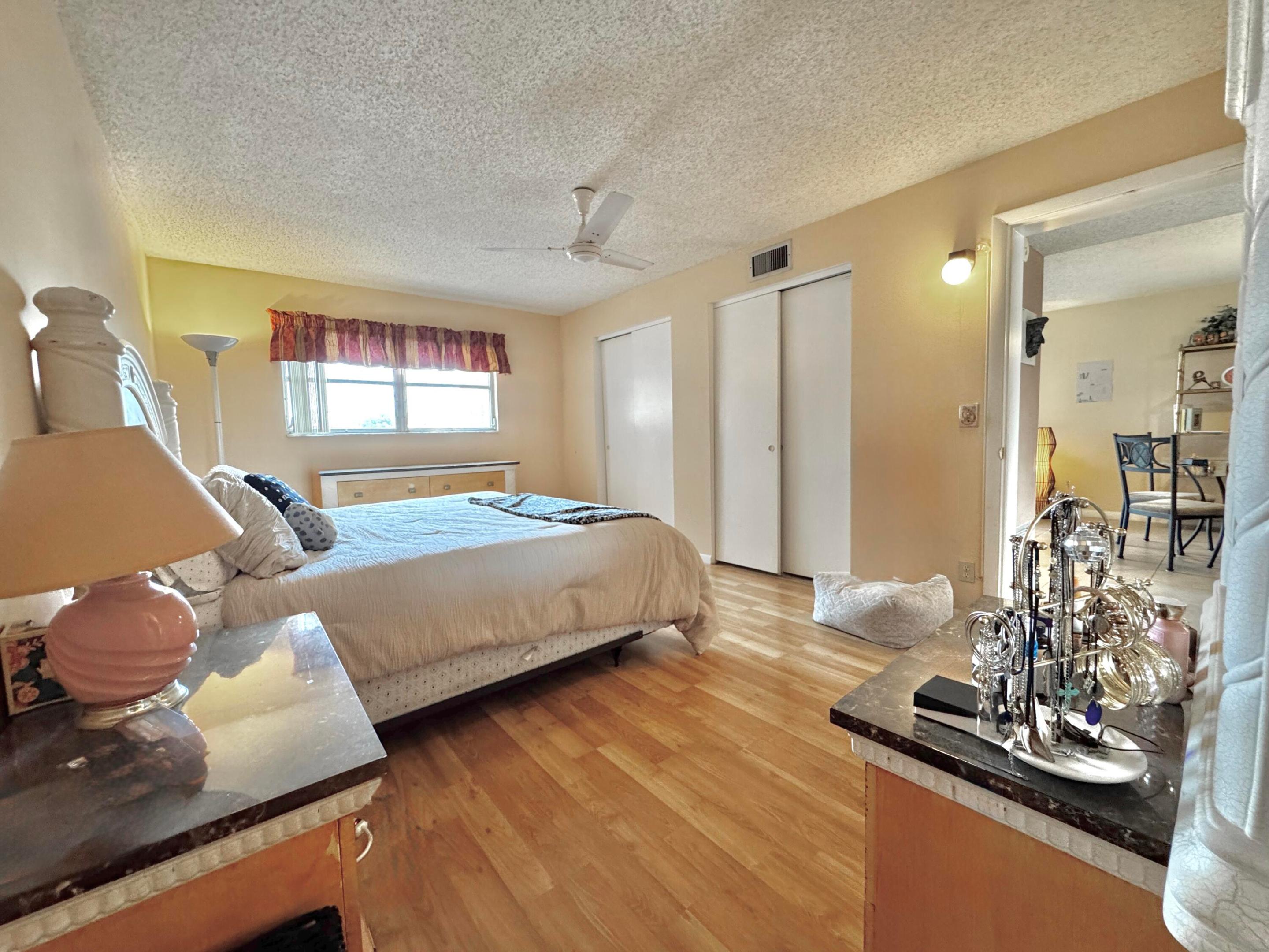 VILLAGE ROYALE - Residential