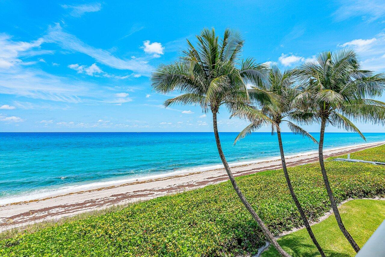 ENCLAVE OF PALM BEACH COND DECL FILED 2-12-85 IN - Residential