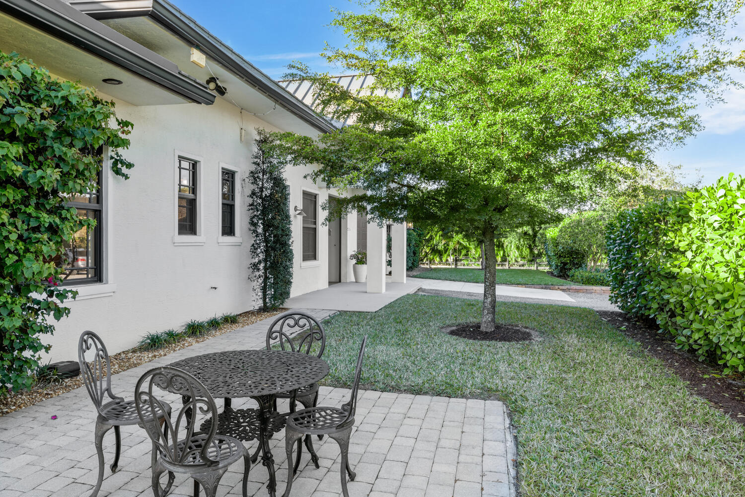 PALM BEACH POINT EAST - Residential