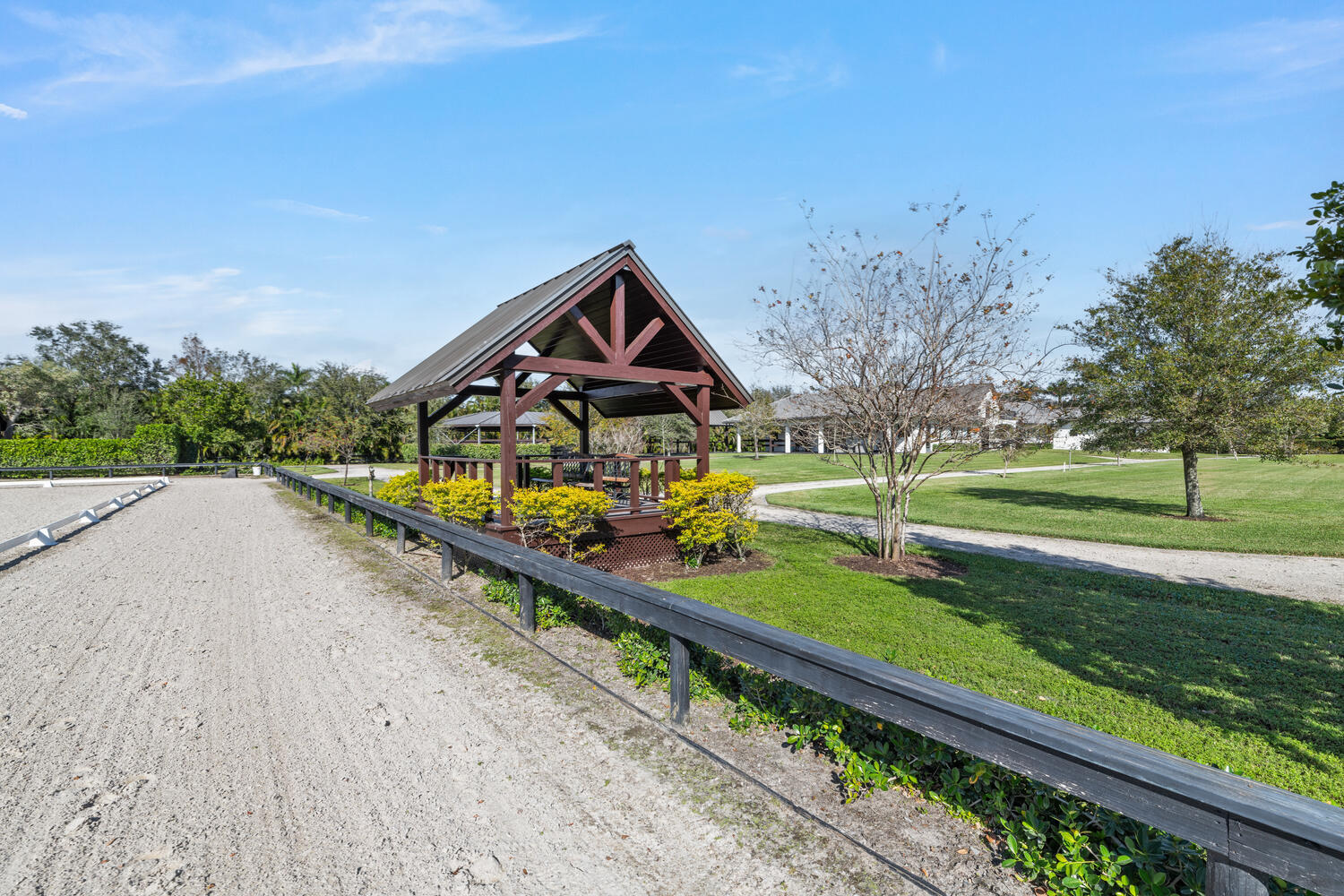 PALM BEACH POINT EAST - Residential