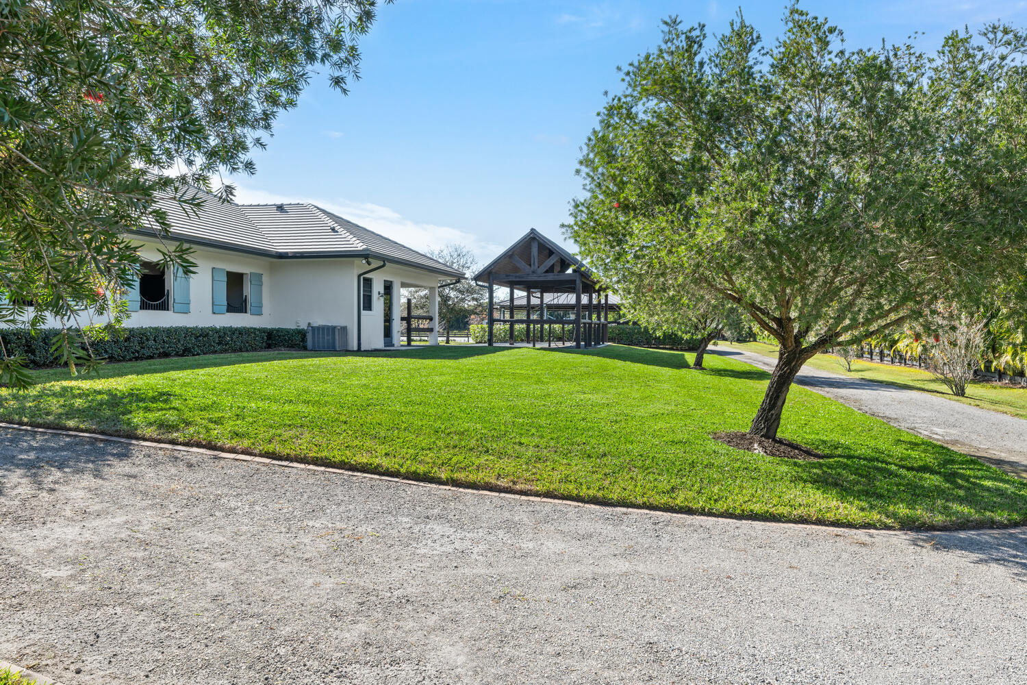 PALM BEACH POINT EAST - Residential