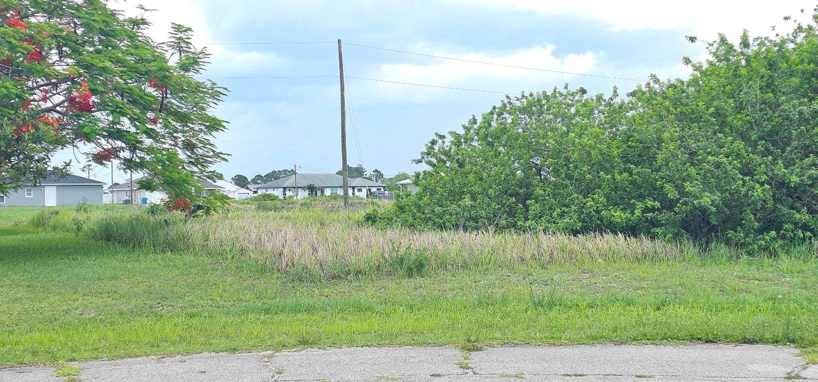 PORT LABELLE UNIT 8 - Land