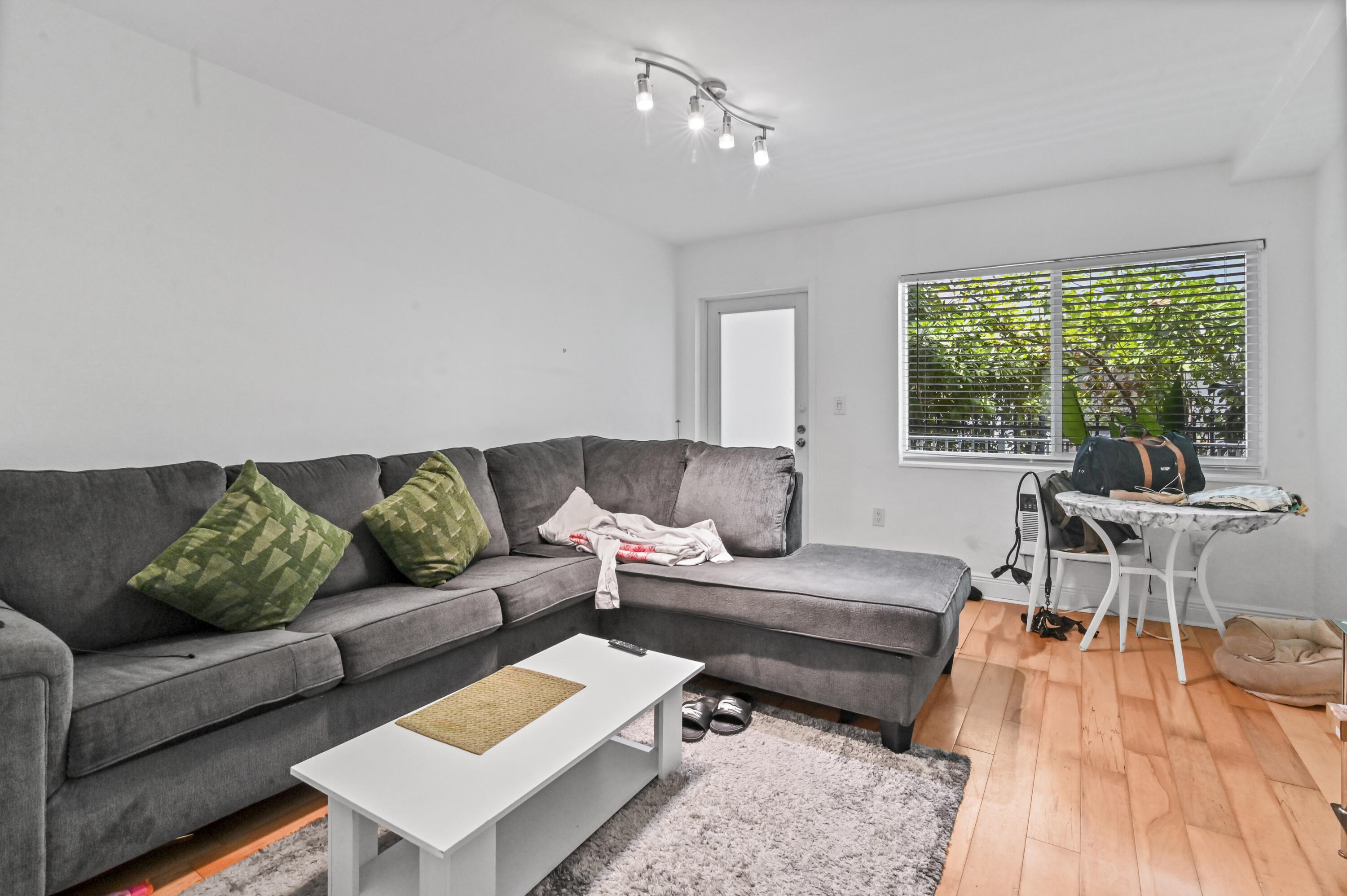 THE MERIDIAN - Residential