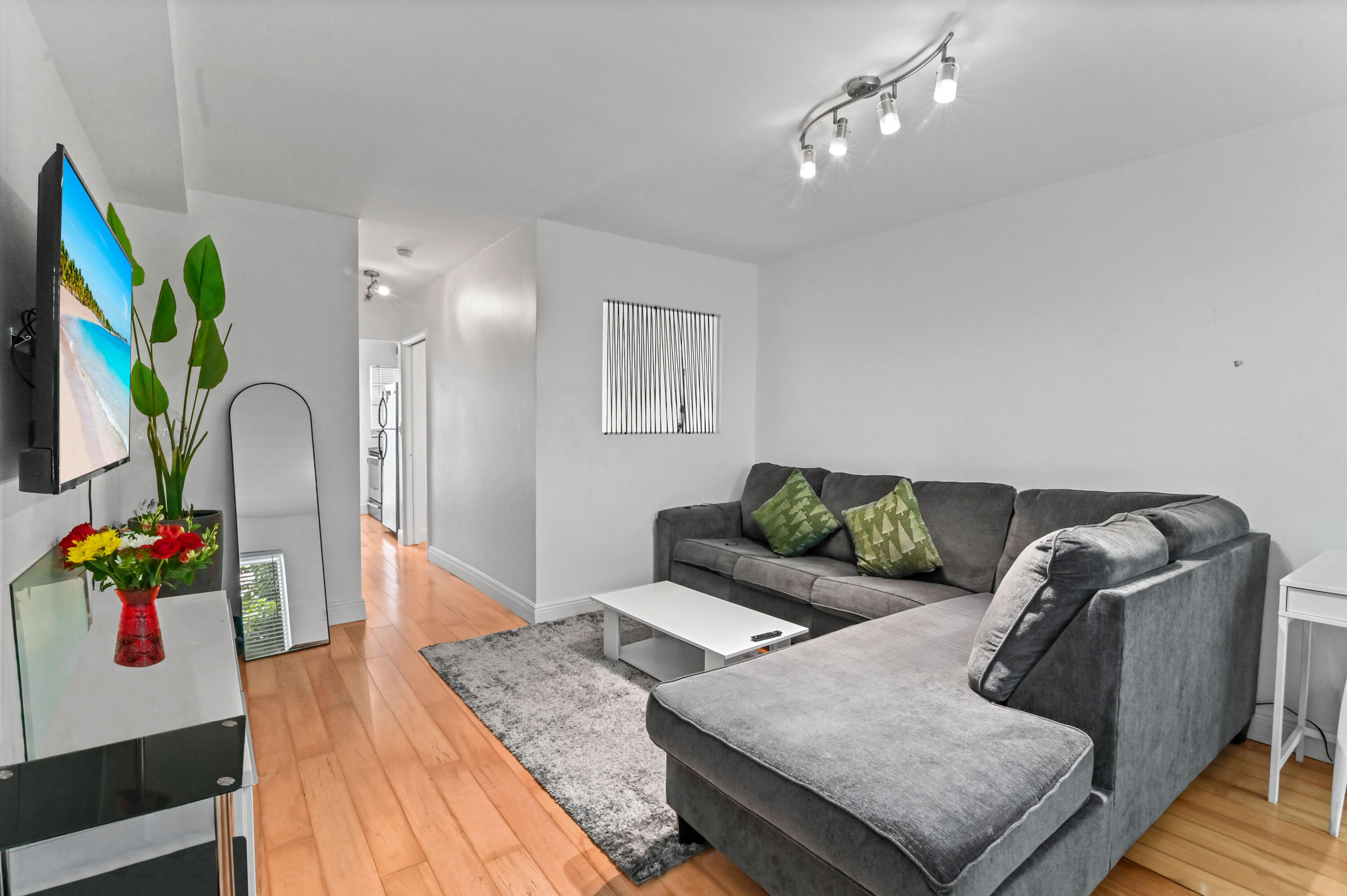 THE MERIDIAN - Residential