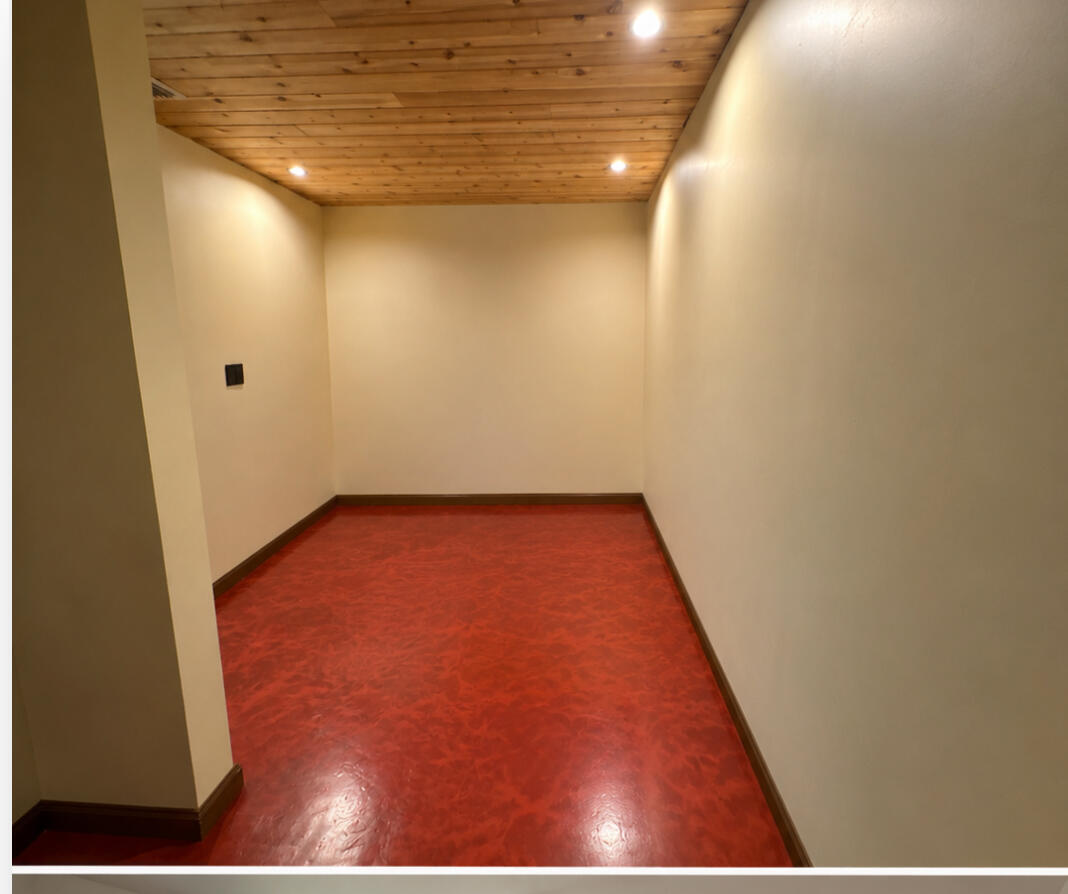 HOLLYWOOD COUNTRY ESTATES - Residential
