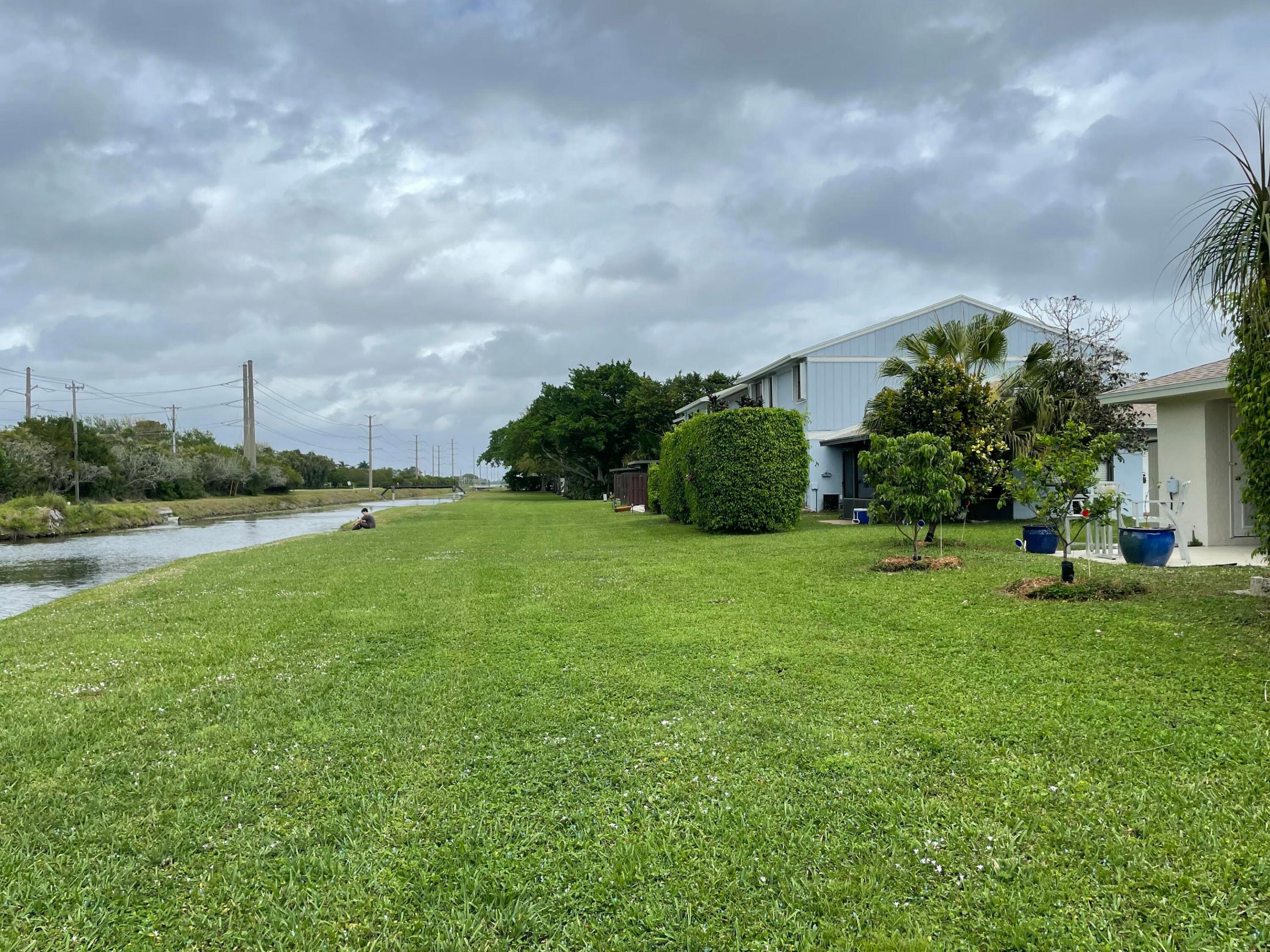 COUNTRY LAKE - Residential Lease