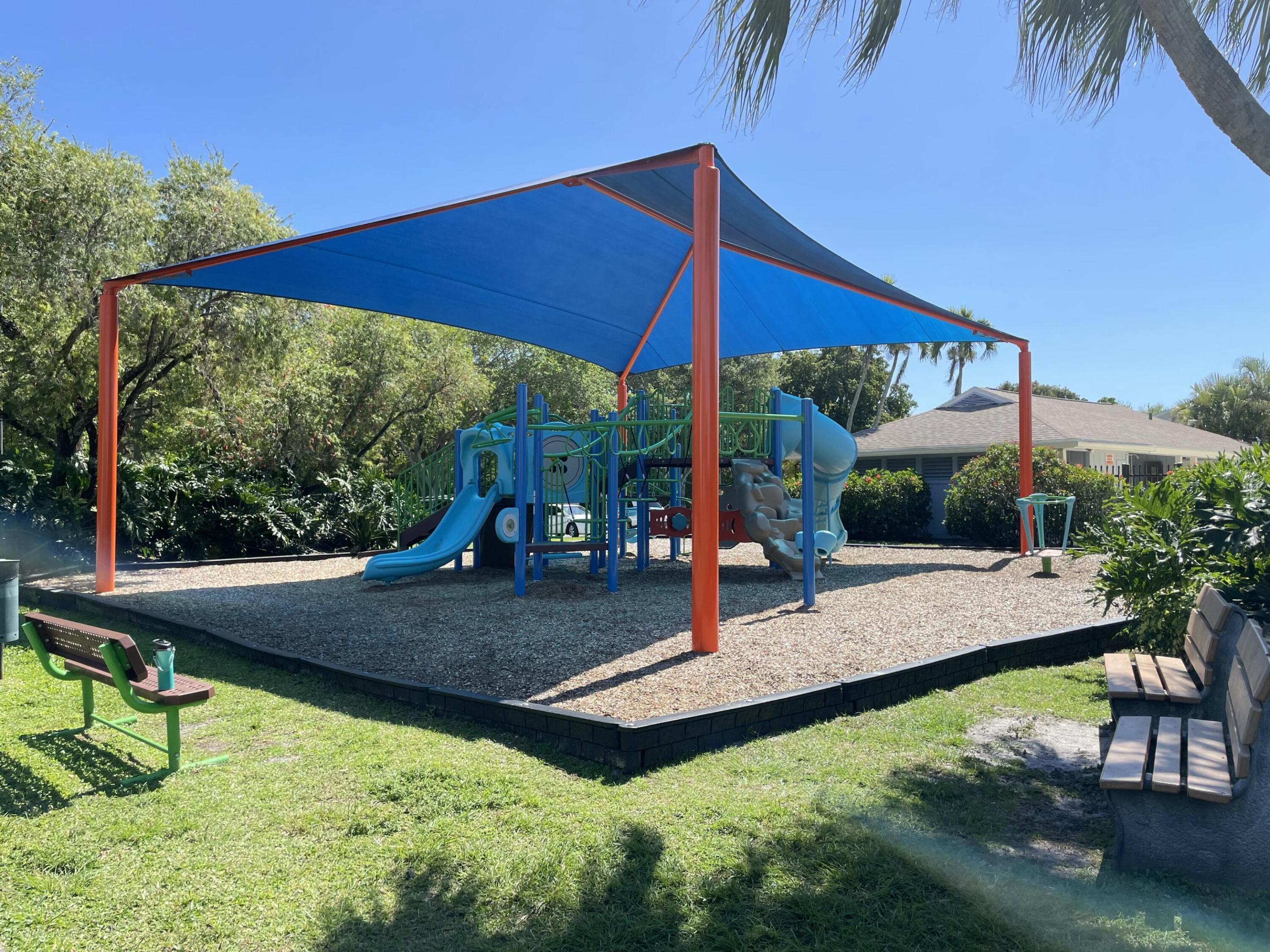 COUNTRY LAKE - Residential Lease