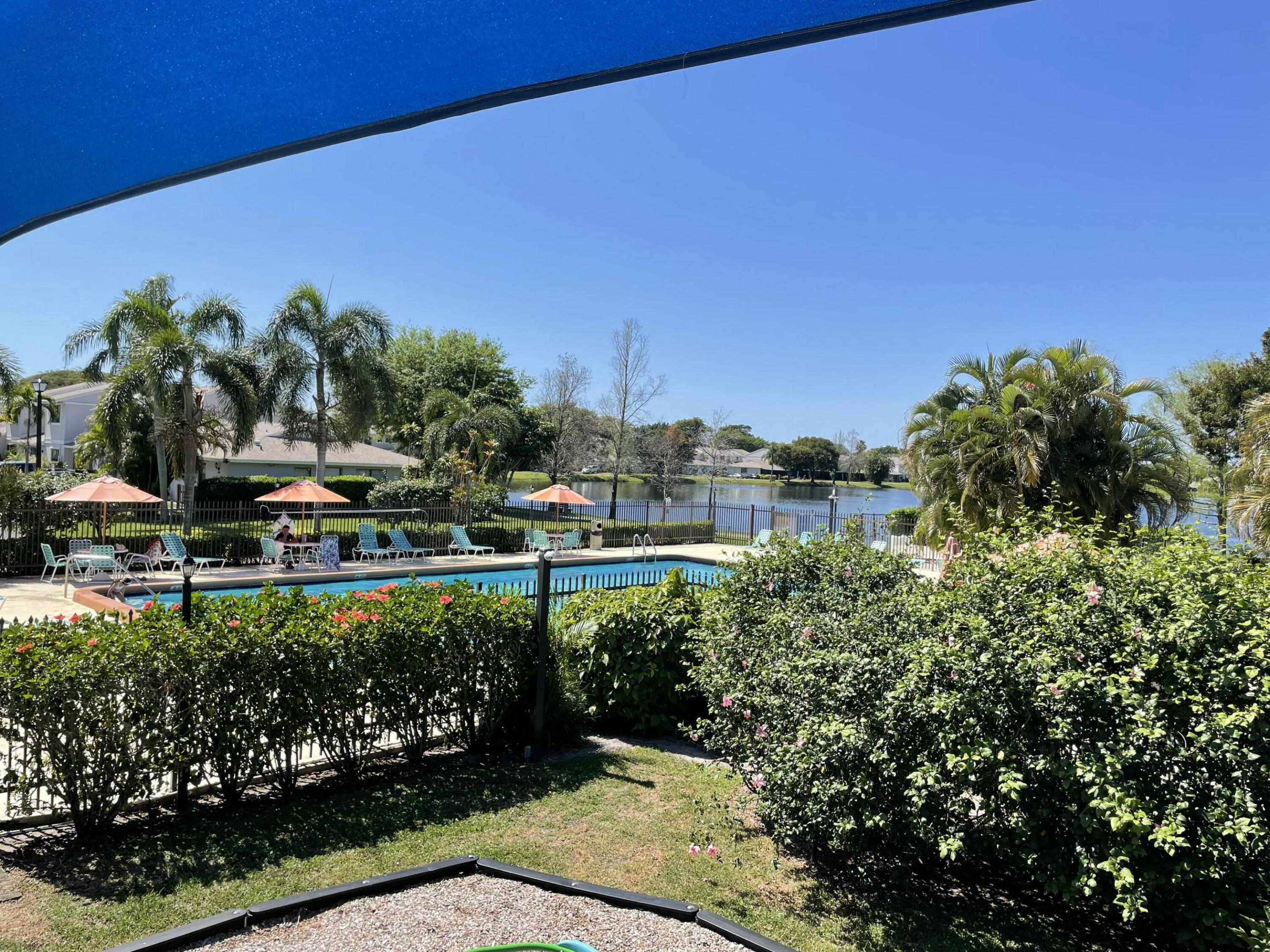 COUNTRY LAKE - Residential Lease