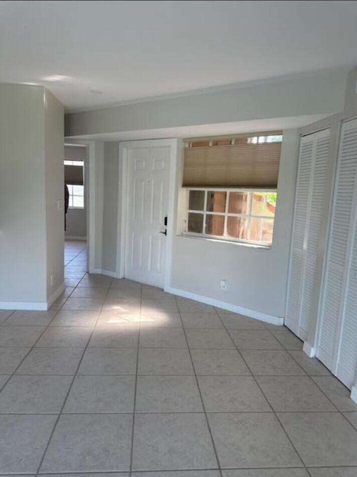 WINDMILL LAKES V CONDO - Residential Lease
