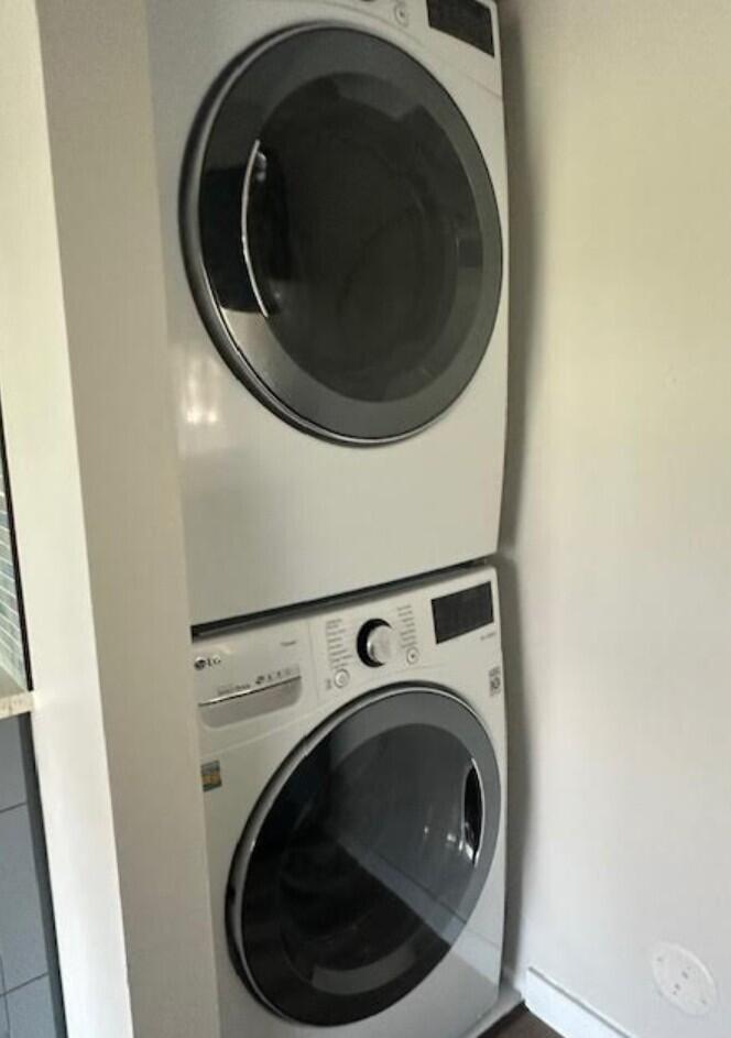 WINDMILL LAKES V CONDO - Residential Lease