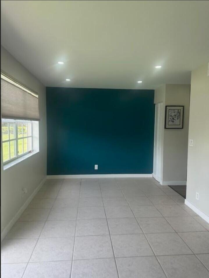 WINDMILL LAKES V CONDO - Residential Lease
