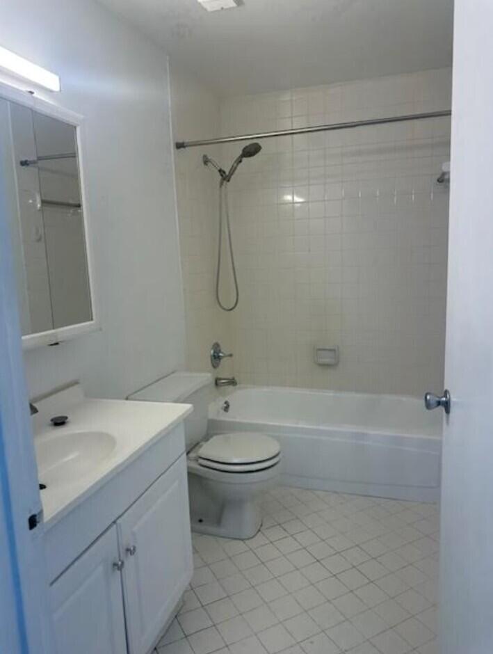 WINDMILL LAKES V CONDO - Residential Lease
