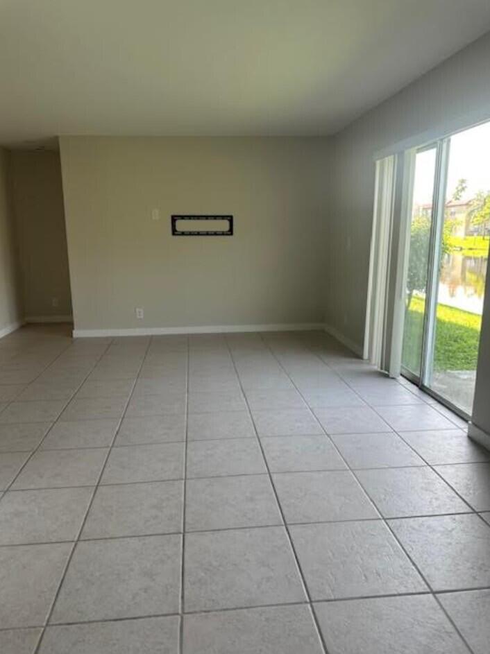 WINDMILL LAKES V CONDO - Residential Lease