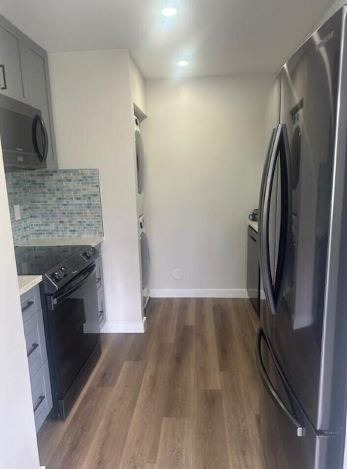 WINDMILL LAKES V CONDO - Residential Lease
