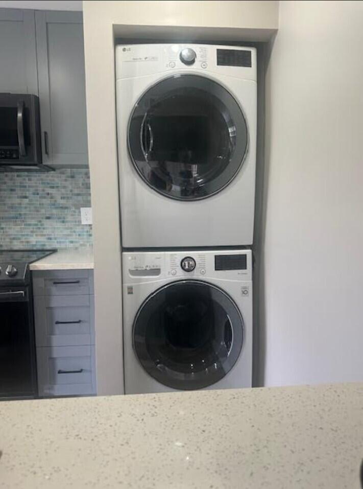 WINDMILL LAKES V CONDO - Residential Lease