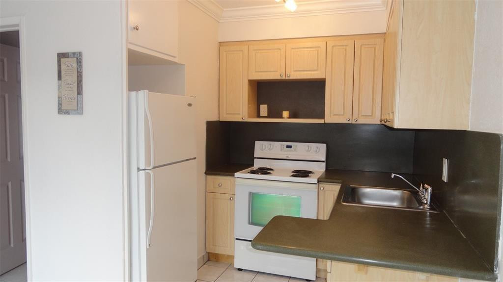 LINCOLN GARDEN CO-OP - Residential