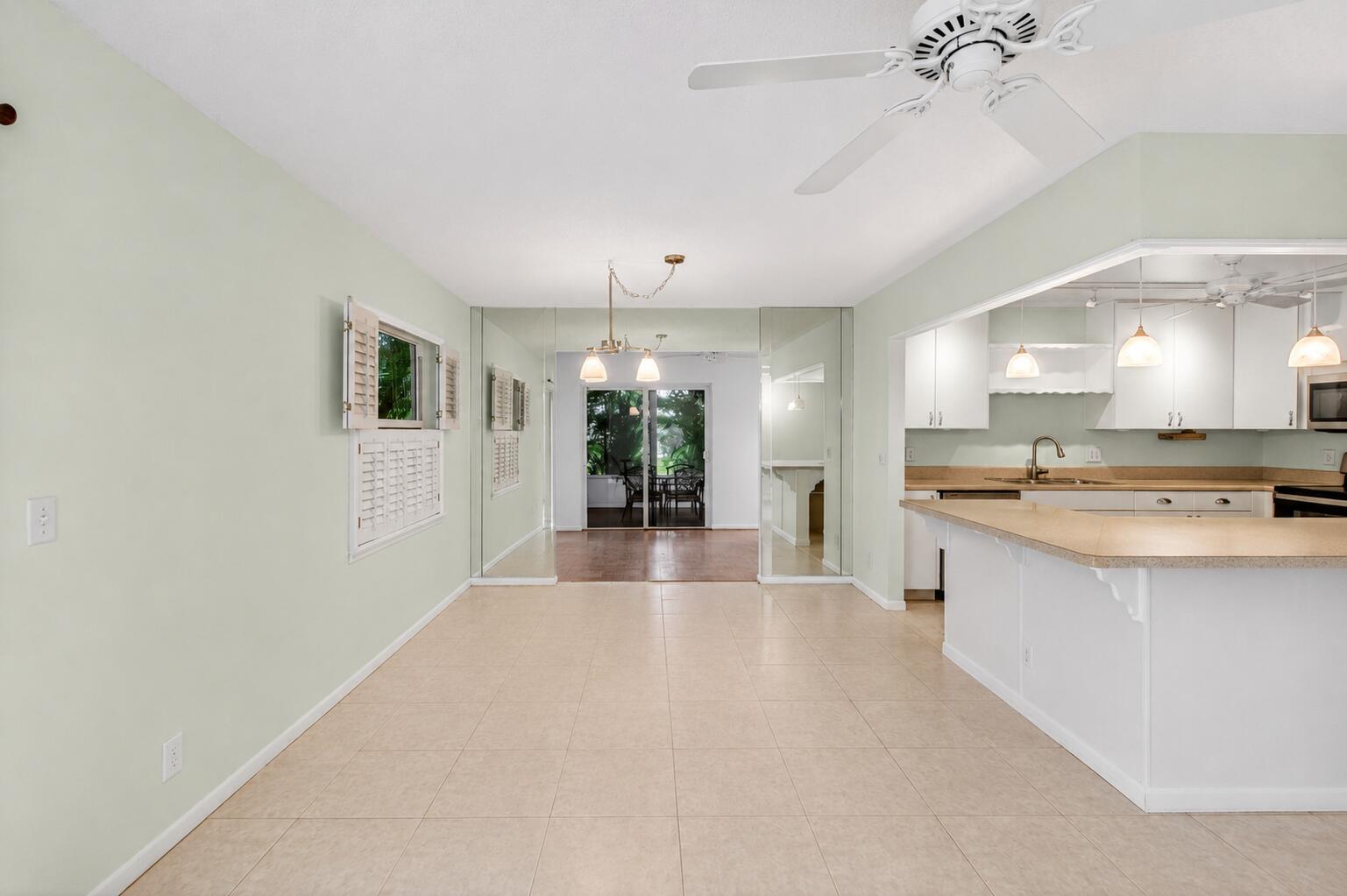 DELRAY VILLAS - Residential