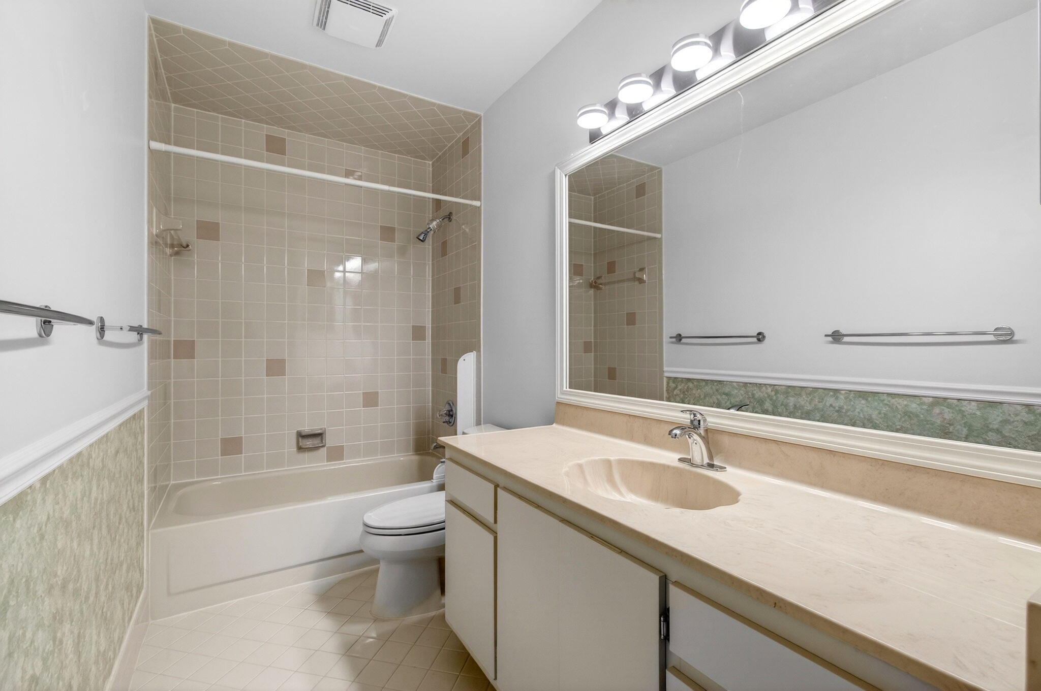 DELRAY VILLAS - Residential
